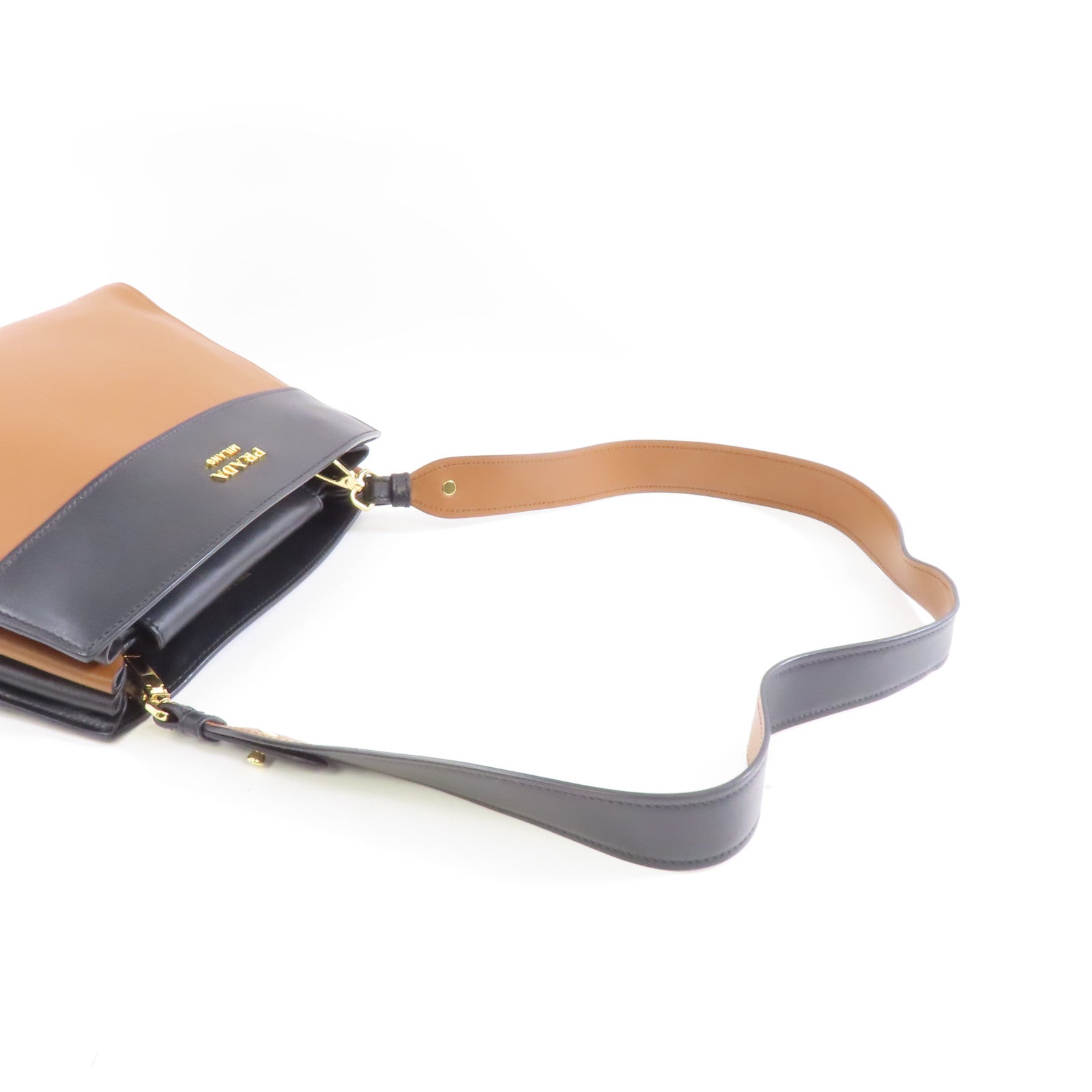 PRADA 【激減優惠】牛皮皮革Shoulder Bag金扣肩背袋啡色/黑色