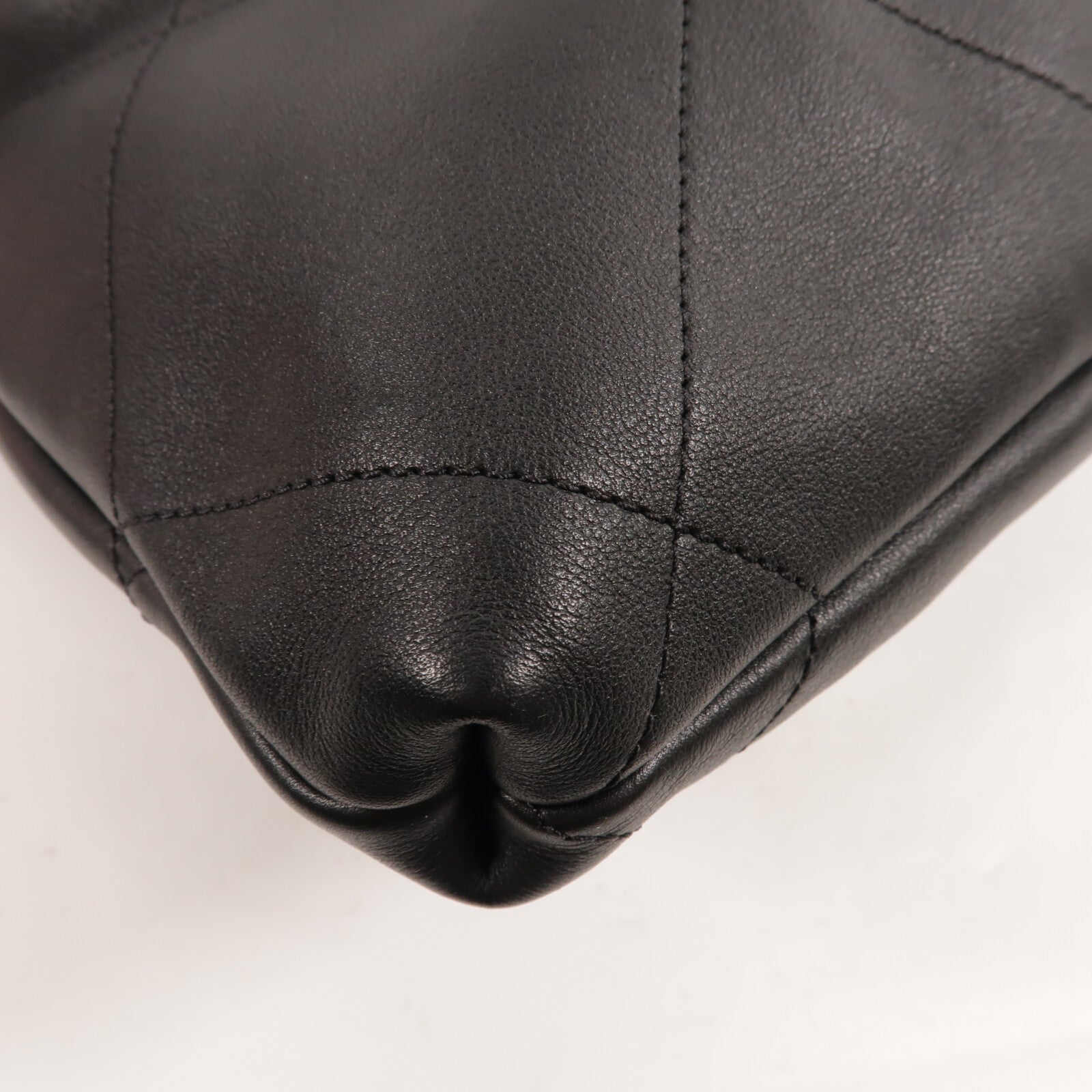 CHANEL 羊皮皮革25K Hobo Maxi肩背袋