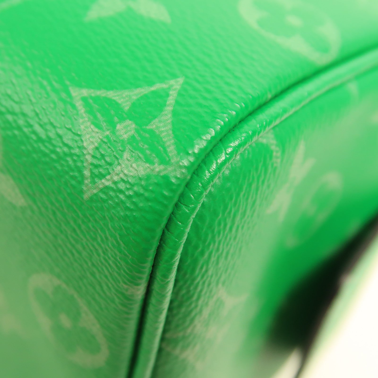 LOUIS VUITTON Taigarama Dopp Kit Cactus銀扣手拿包
