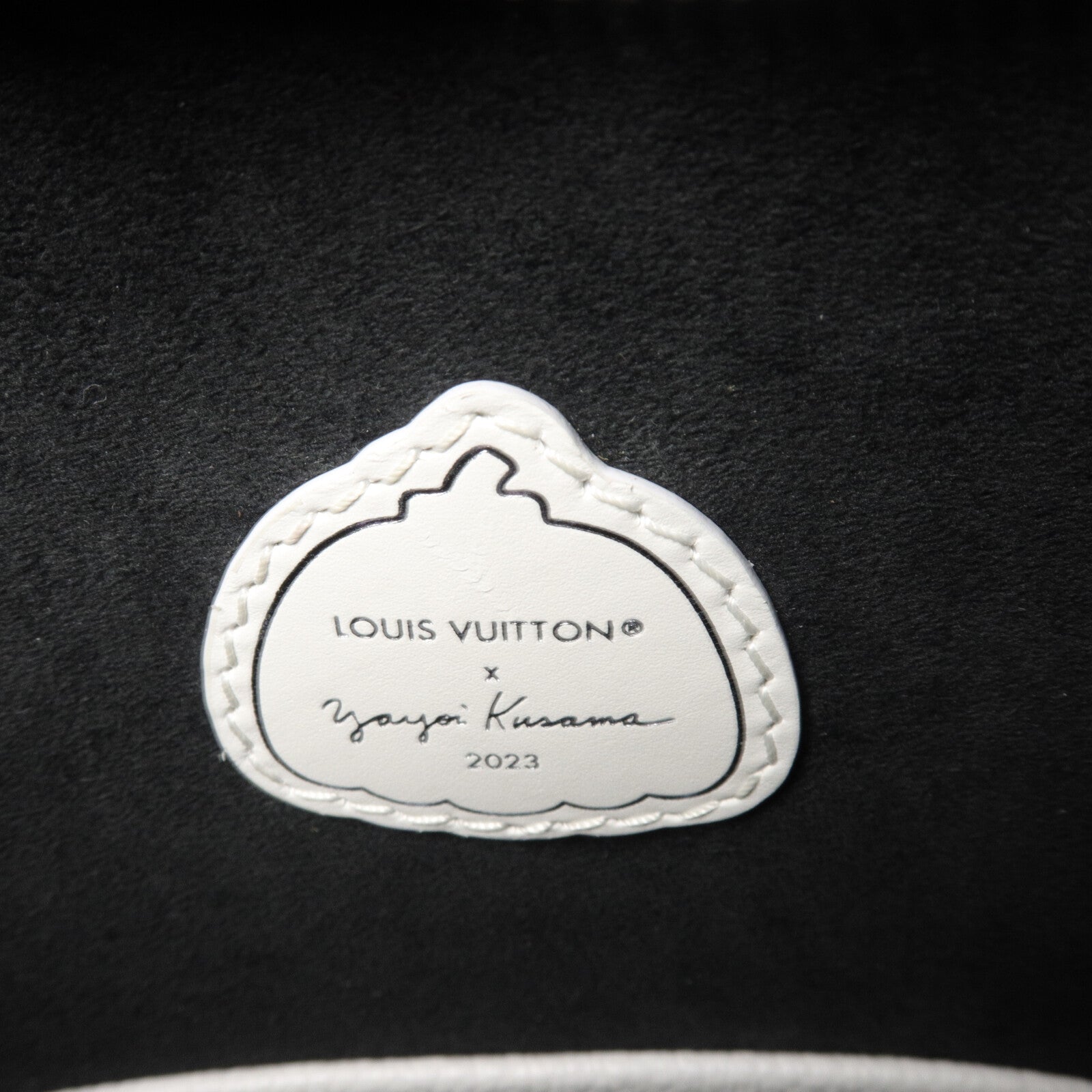 LOUIS VUITTON Monogram Empreinte LV x YK Marshmallow Bag手挽袋