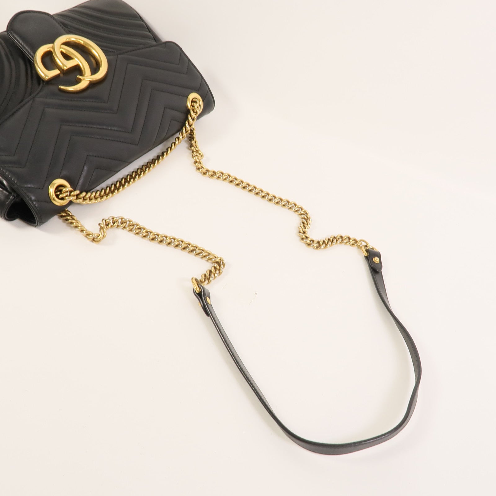 GUCCI 牛皮皮革GG Marmont Medium鏈帶肩背袋