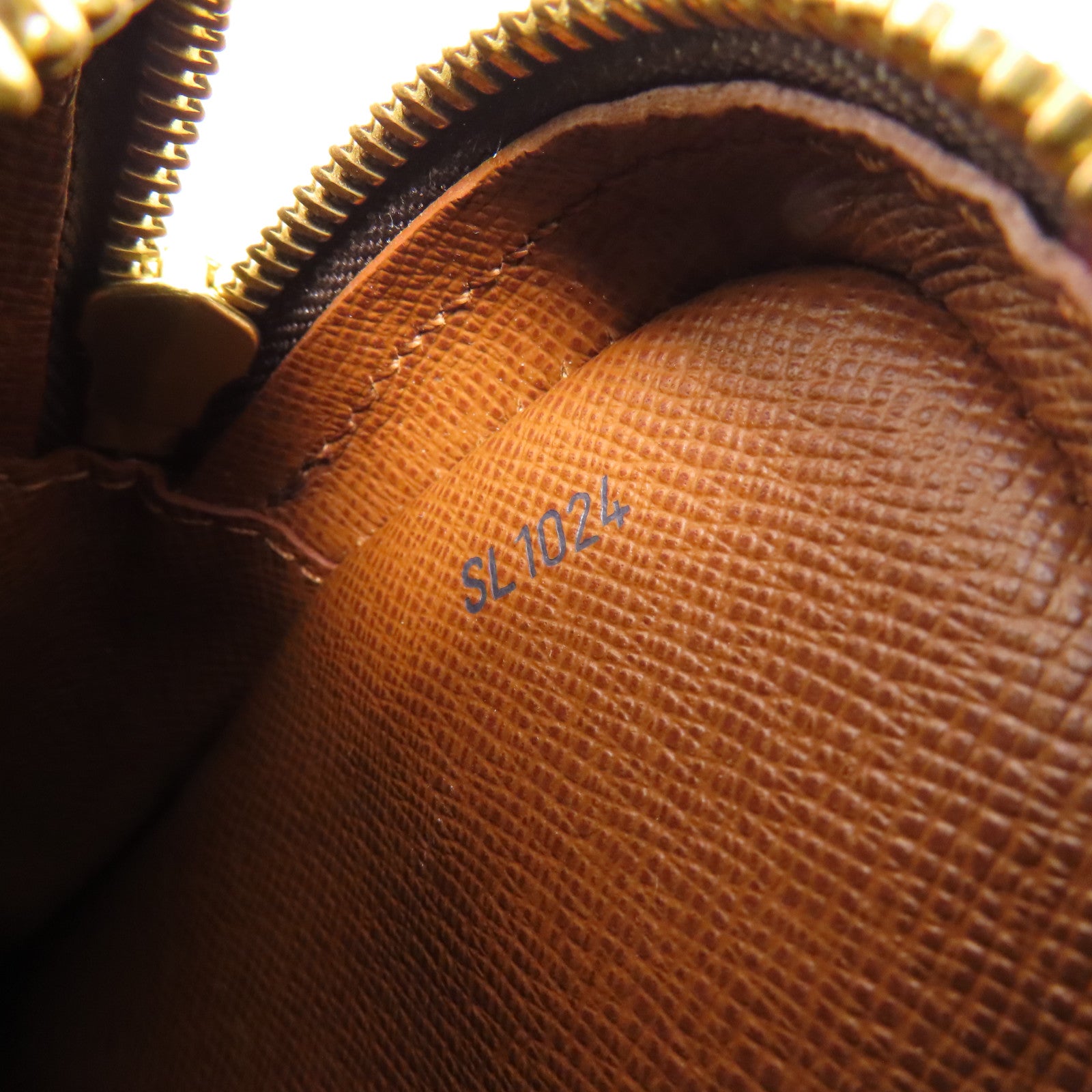 LOUIS VUITTON Monogram Danube金扣肩背袋棕色