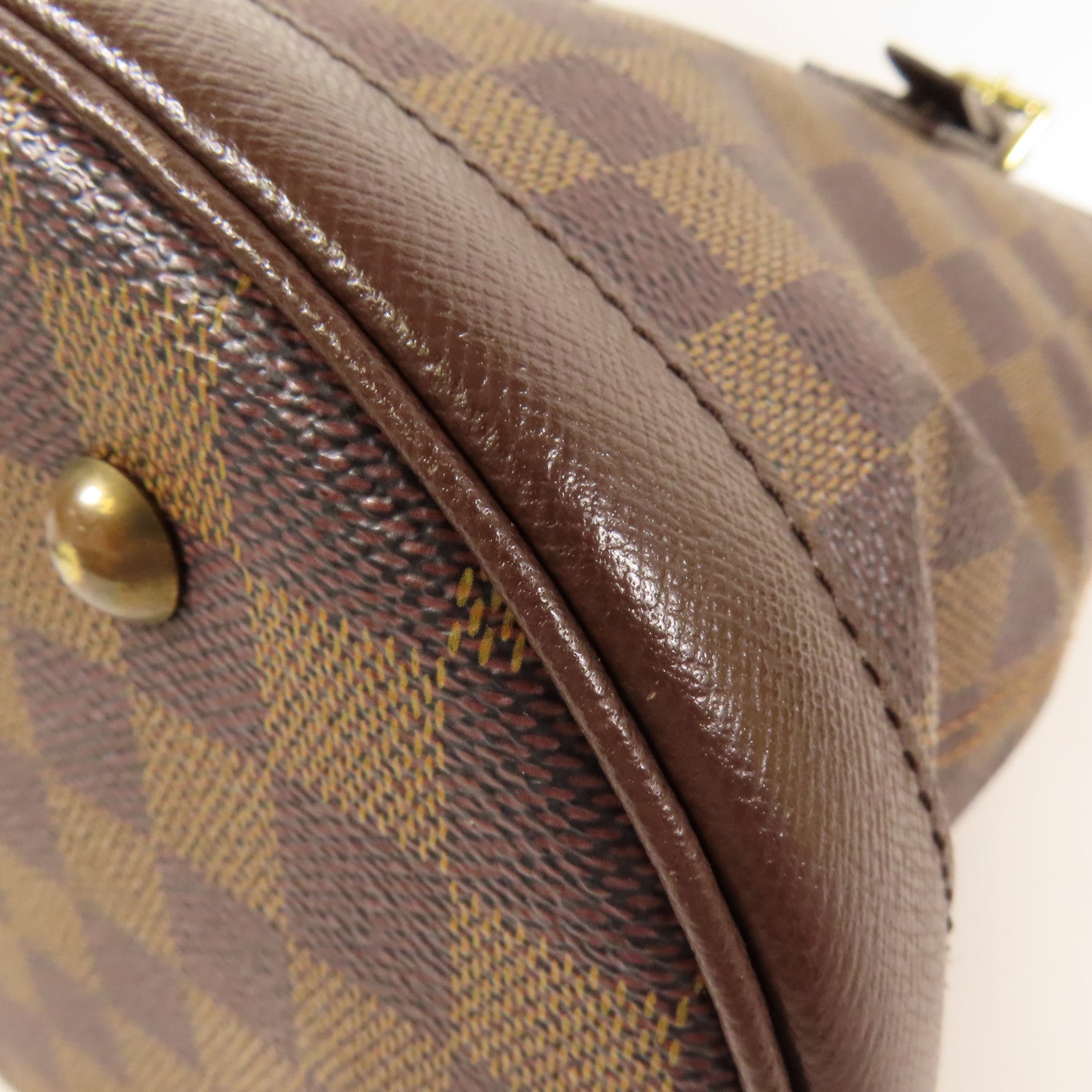 LOUIS VUITTON Damier Marais金扣肩背袋
