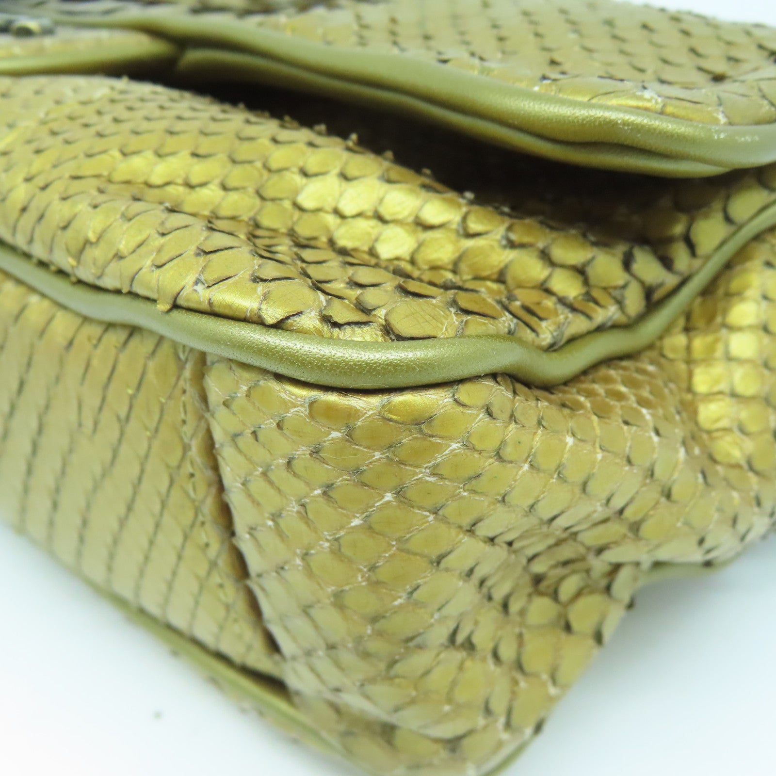CHANEL 【清倉大減價】蛇皮皮革Chain Shoulder金扣鏈帶肩背袋金色