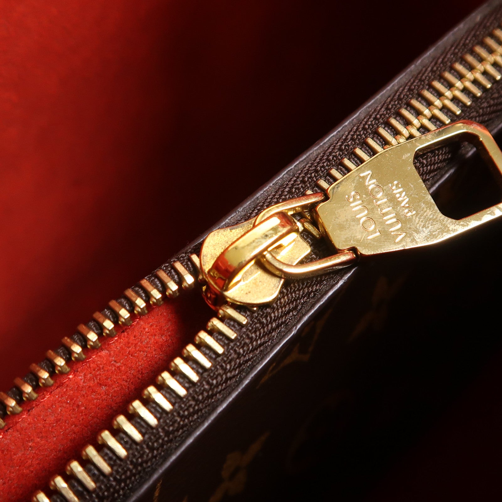 LOUIS VUITTON 【激減優惠】Monogram Neo Noe Bucket Bag金扣肩背袋Coquelicot