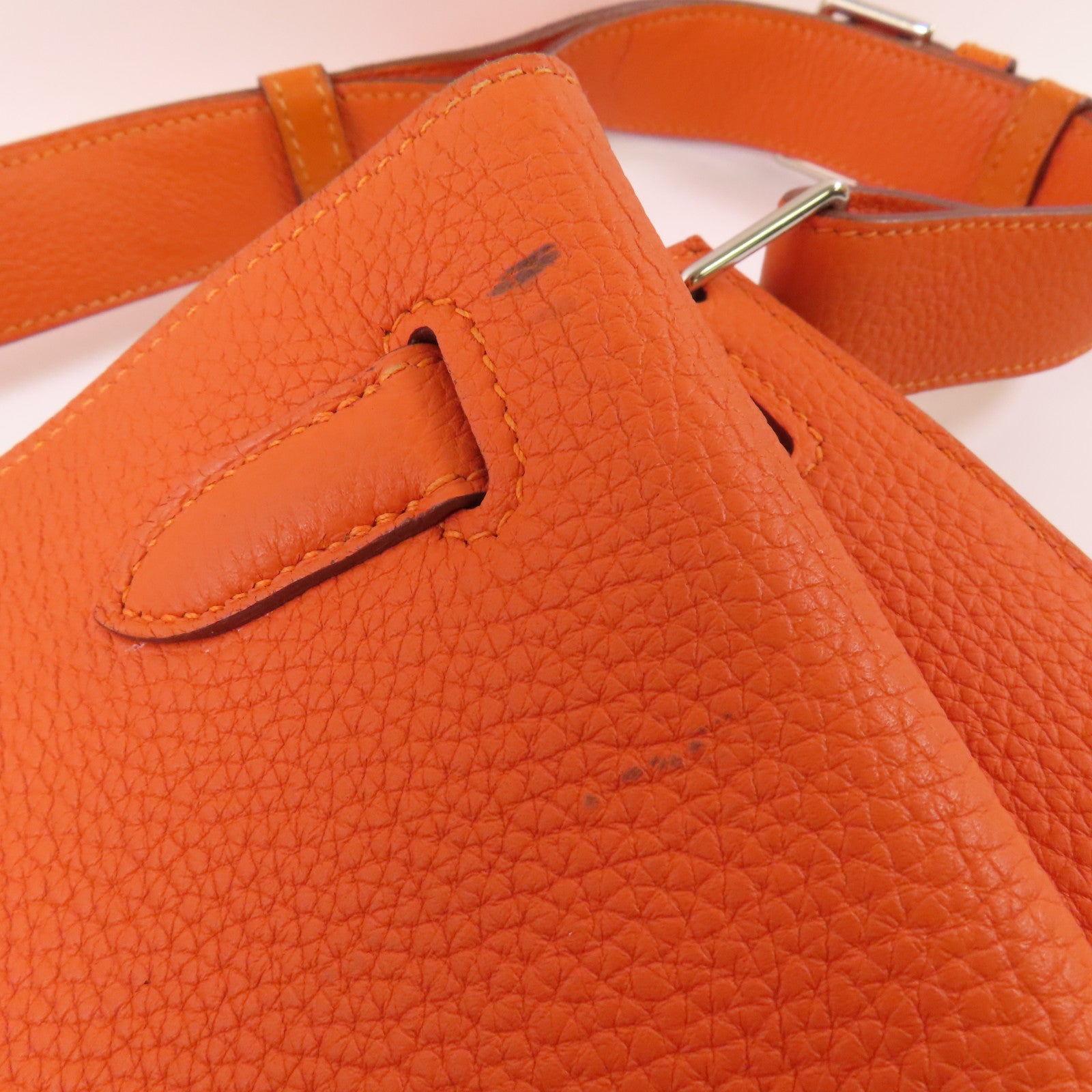 HERMES Togo皮革So Kelly 26銀扣肩背袋Feu