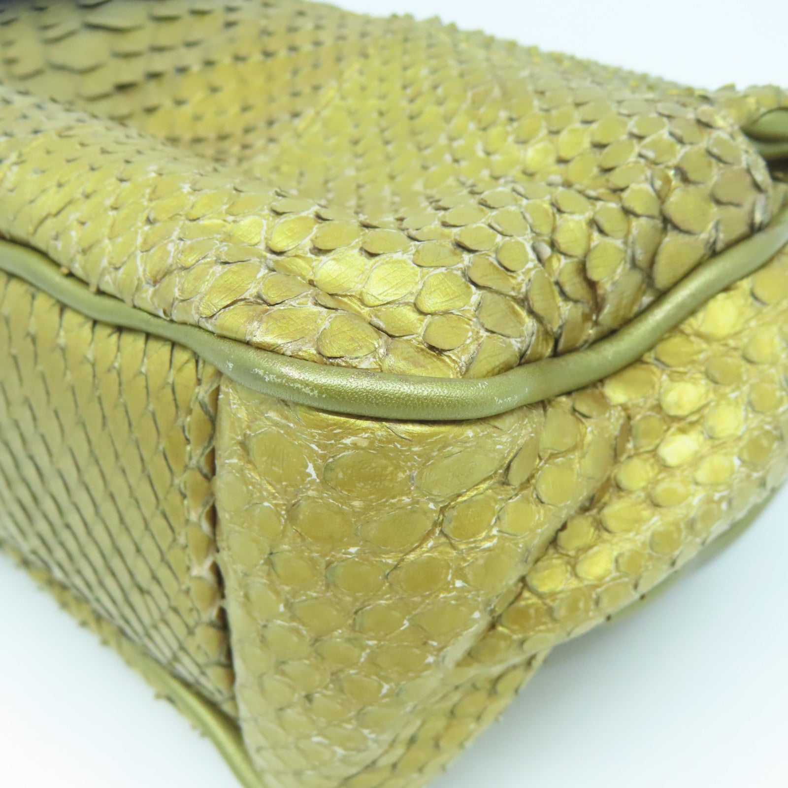 CHANEL 【清倉大減價】蛇皮皮革Chain Shoulder金扣鏈帶肩背袋金色