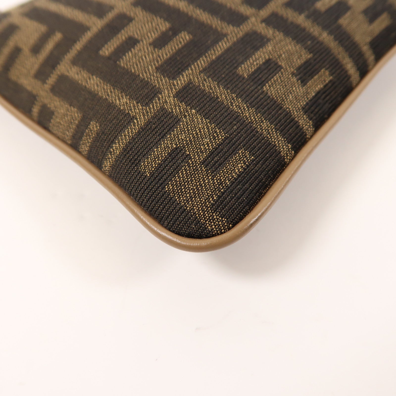 FENDI 帆布Shoulder Bag銀扣肩背袋