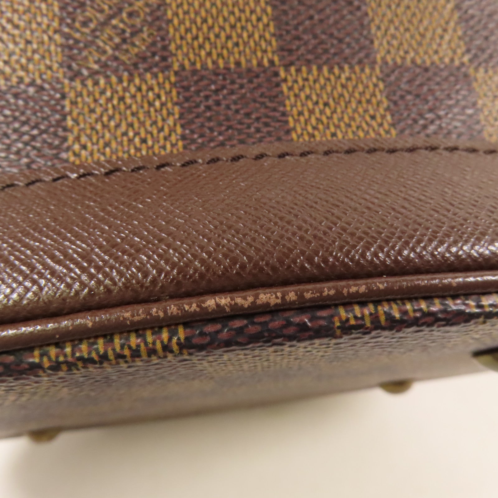 LOUIS VUITTON Damier Marais金扣肩背袋