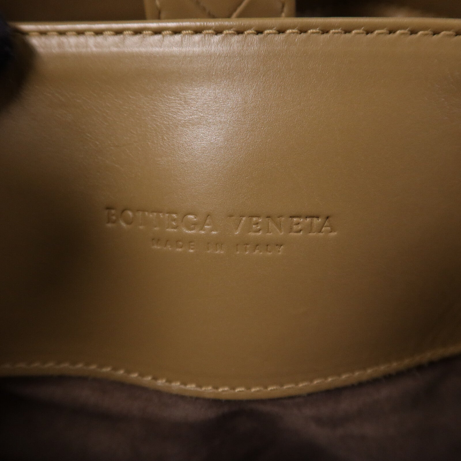 BOTTEGA VENETA 牛皮皮革Intrecciato Roma Medium手挽袋
