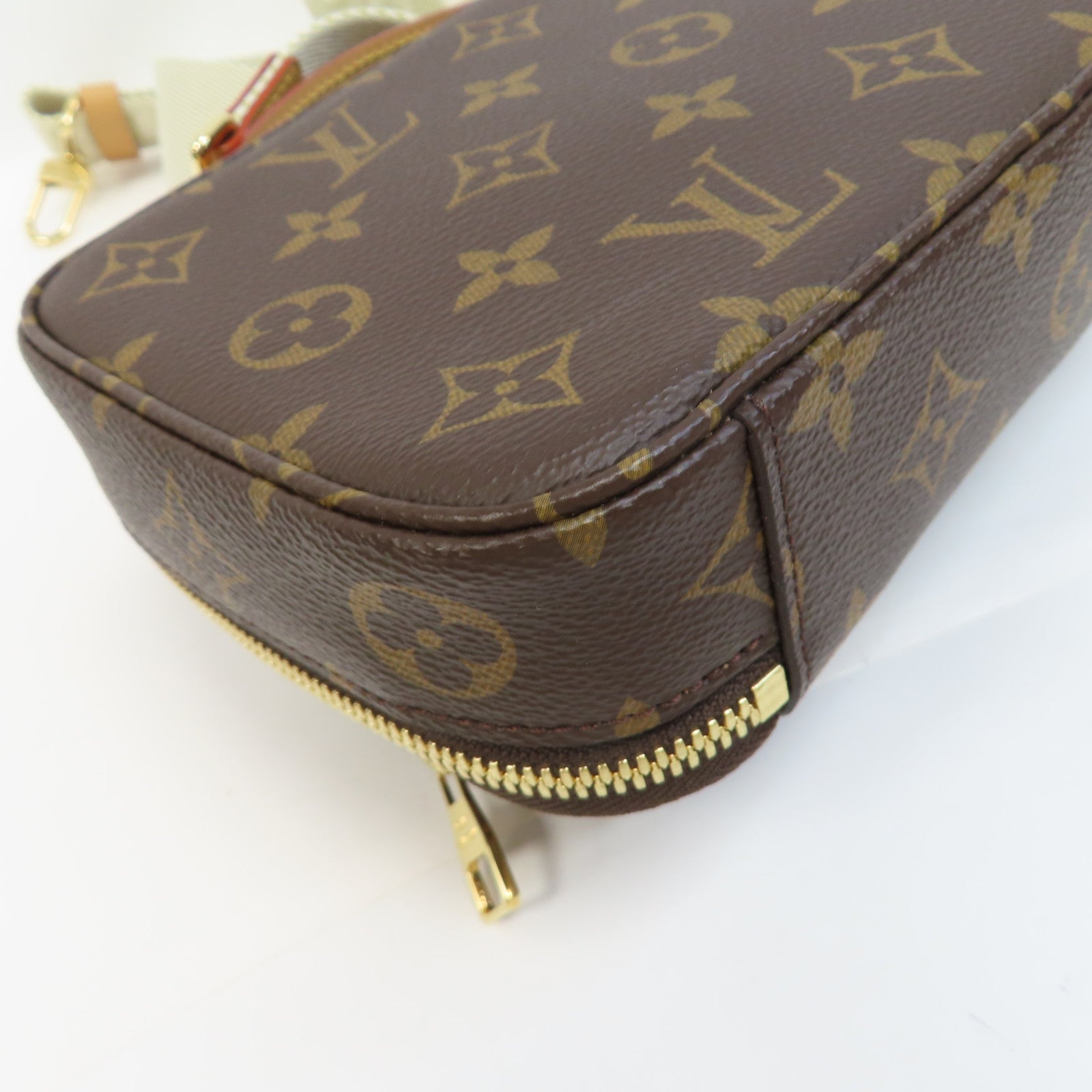 LOUIS VUITTON Monogram Utility Shoulder Bag金扣手挽肩背兩用袋啡色