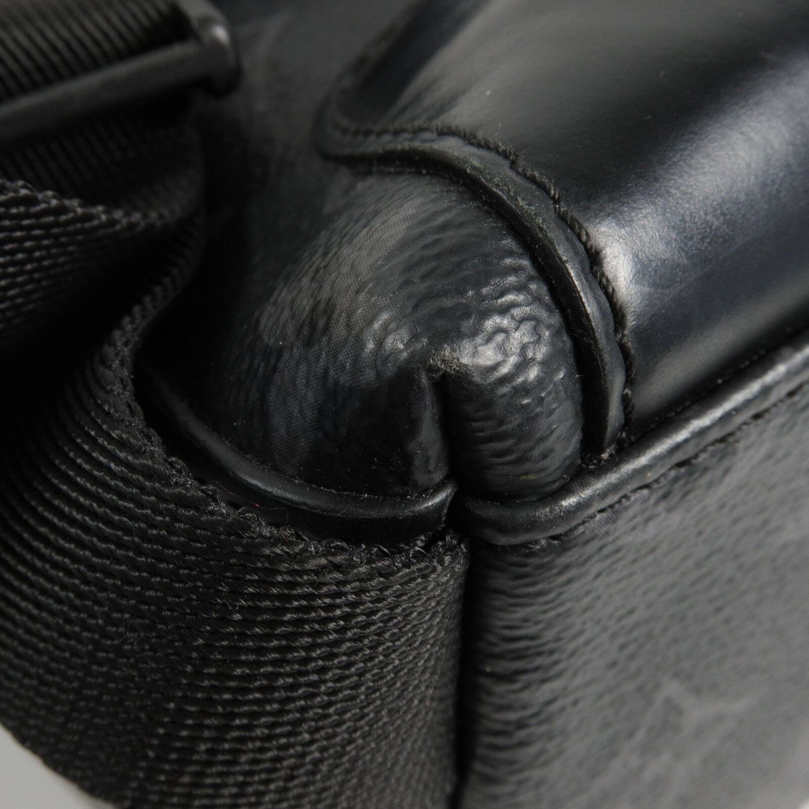 LOUIS VUITTON Monogram Eclipse Messenger PM Voyager銀扣肩背袋