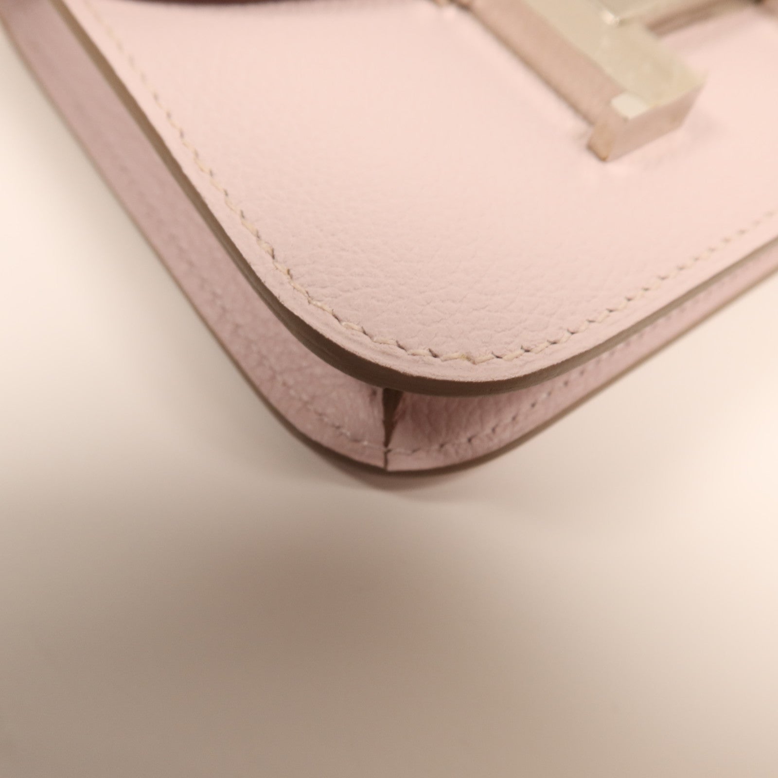 HERMES Evercolor皮革Constance Silm銀扣手拿包Rose Dragee