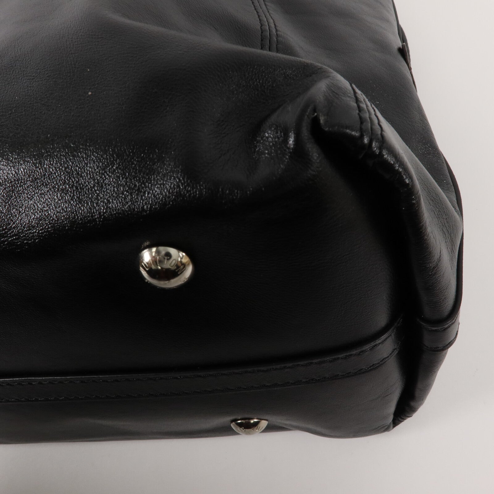 LOUIS VUITTON 羊皮皮革CarryAll Vibe MM肩背袋