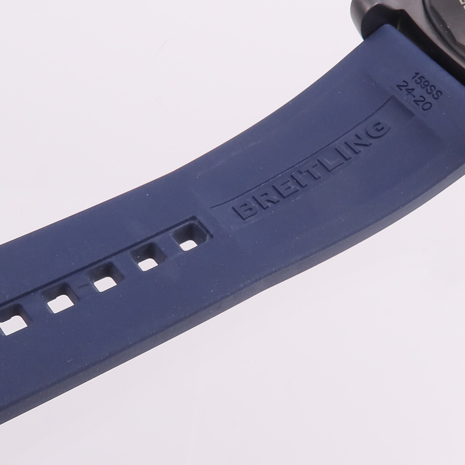 BREITLING Super Ocean V17369