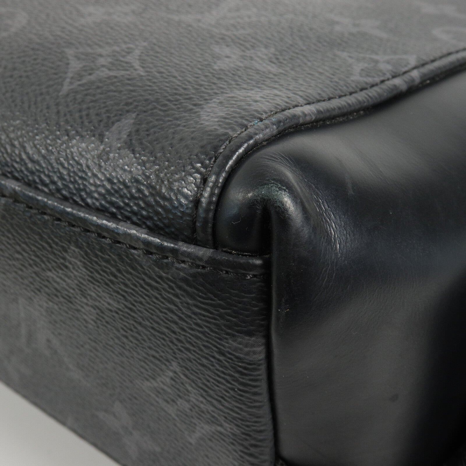 LOUIS VUITTON Monogram Eclipse Messenger PM Voyager銀扣肩背袋