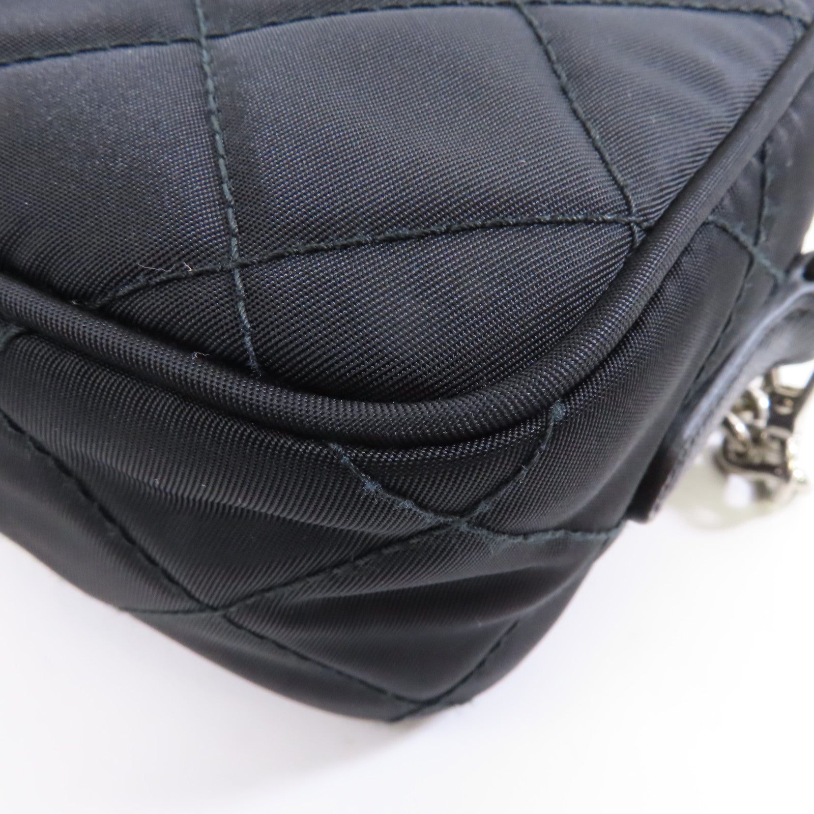 PRADA 尼龍Chain Shoulder銀扣鏈帶肩背袋黑色