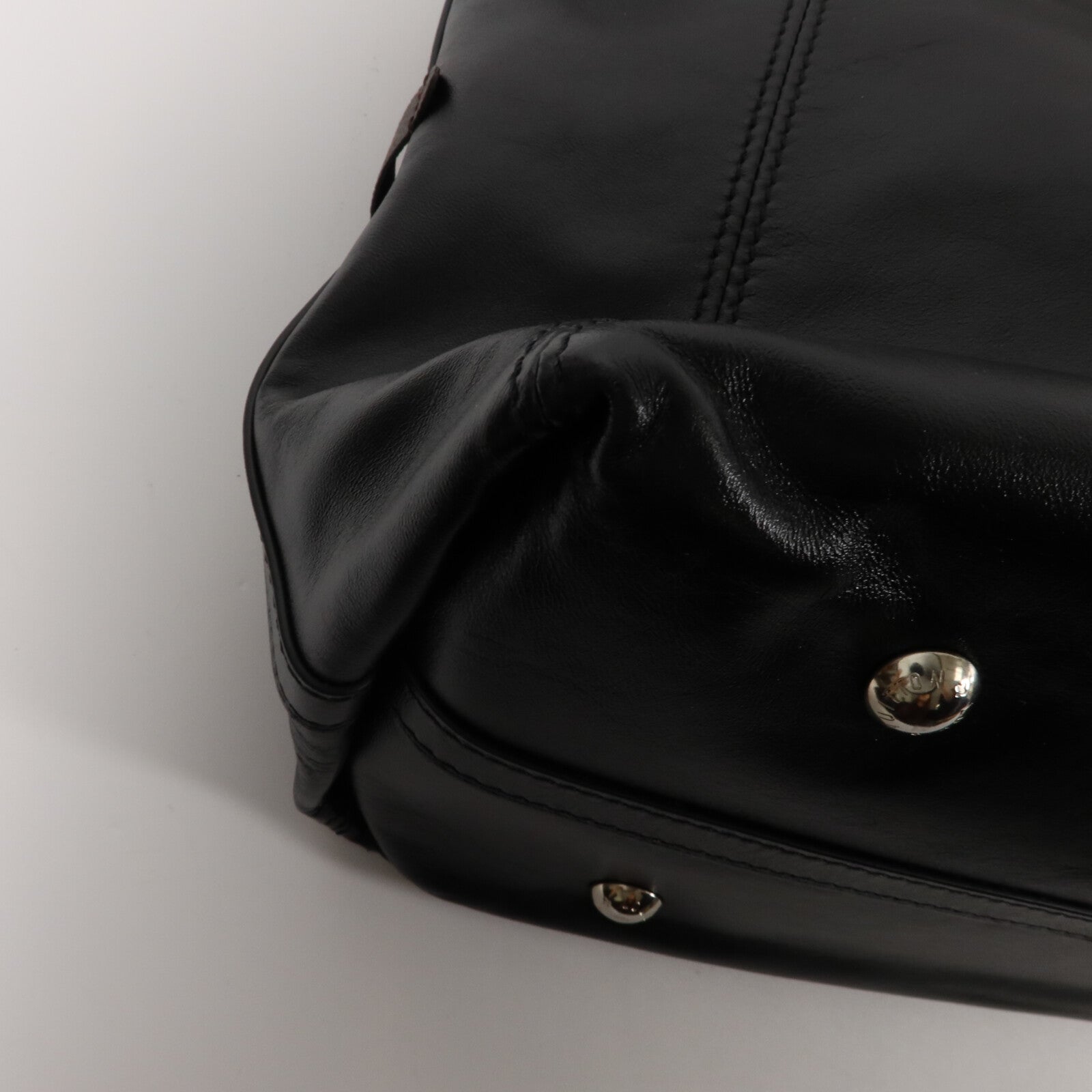 LOUIS VUITTON 羊皮皮革CarryAll Vibe MM肩背袋