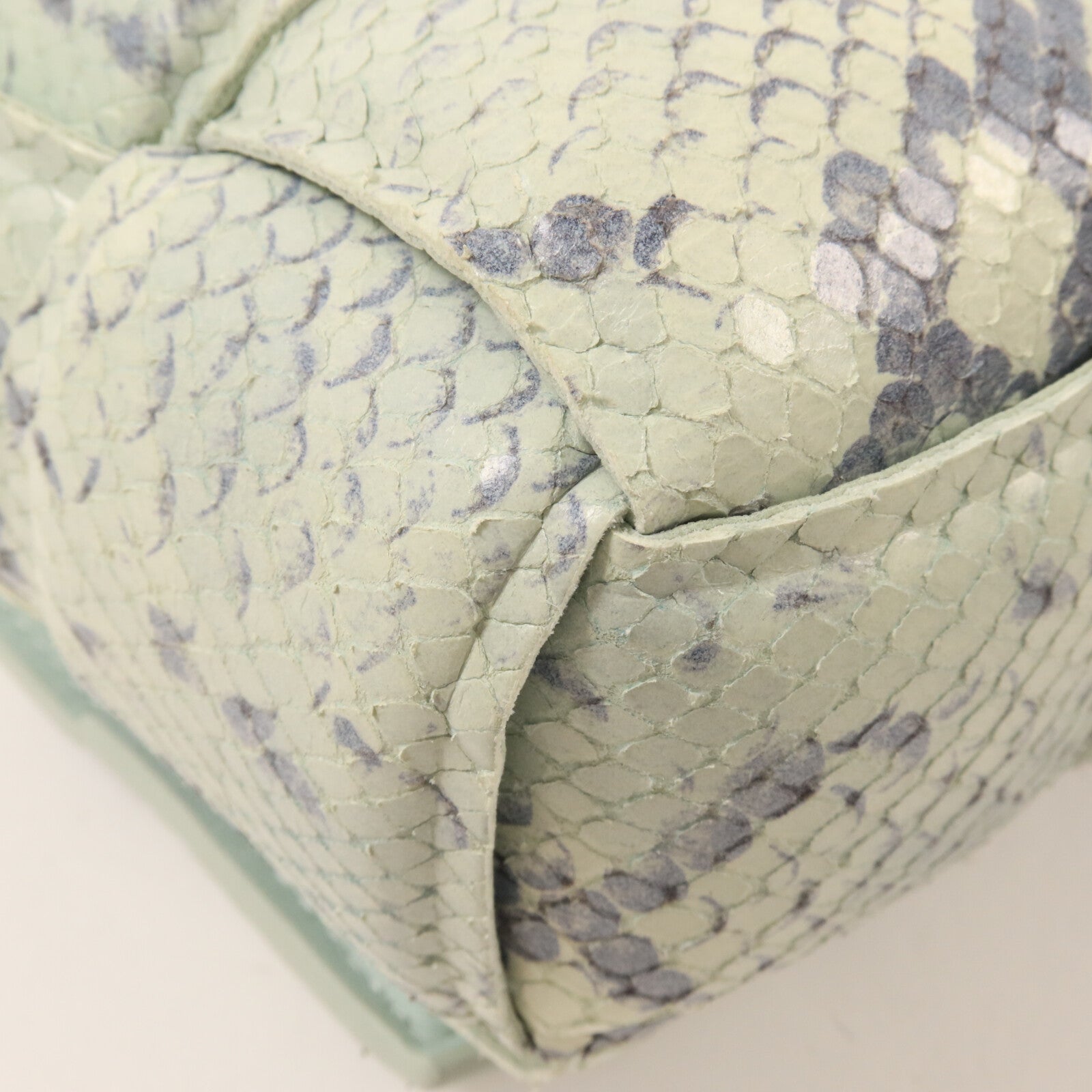 BOTTEGA VENETA 羊皮皮革Padded Cassette肩背袋