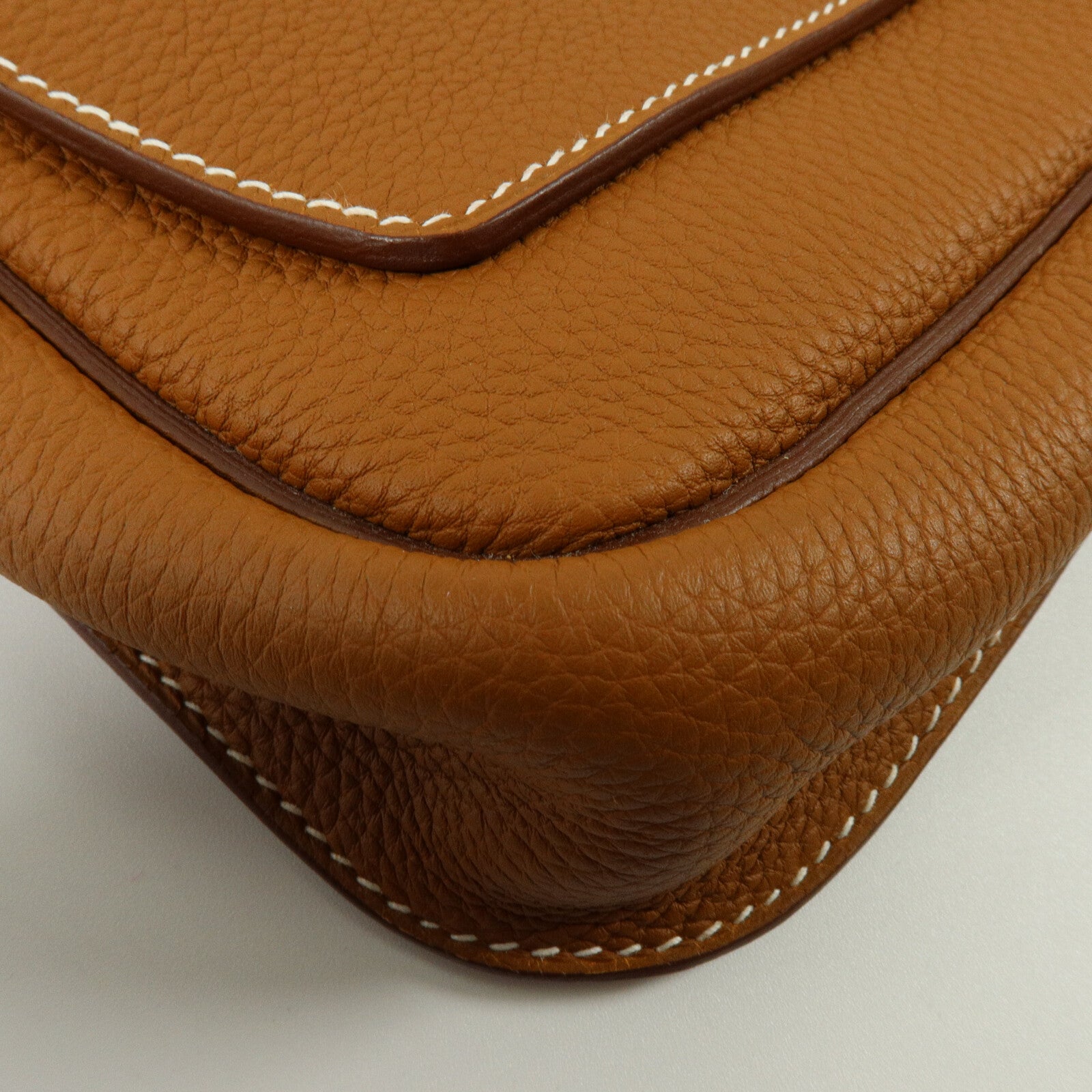 HERMES Togo皮革Steve Light Junior肩背袋Gold