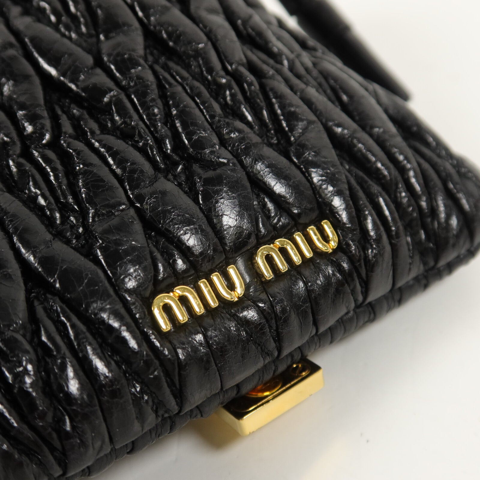 Miu Miu 羊皮皮革Mini Matelasse鏈帶肩背袋