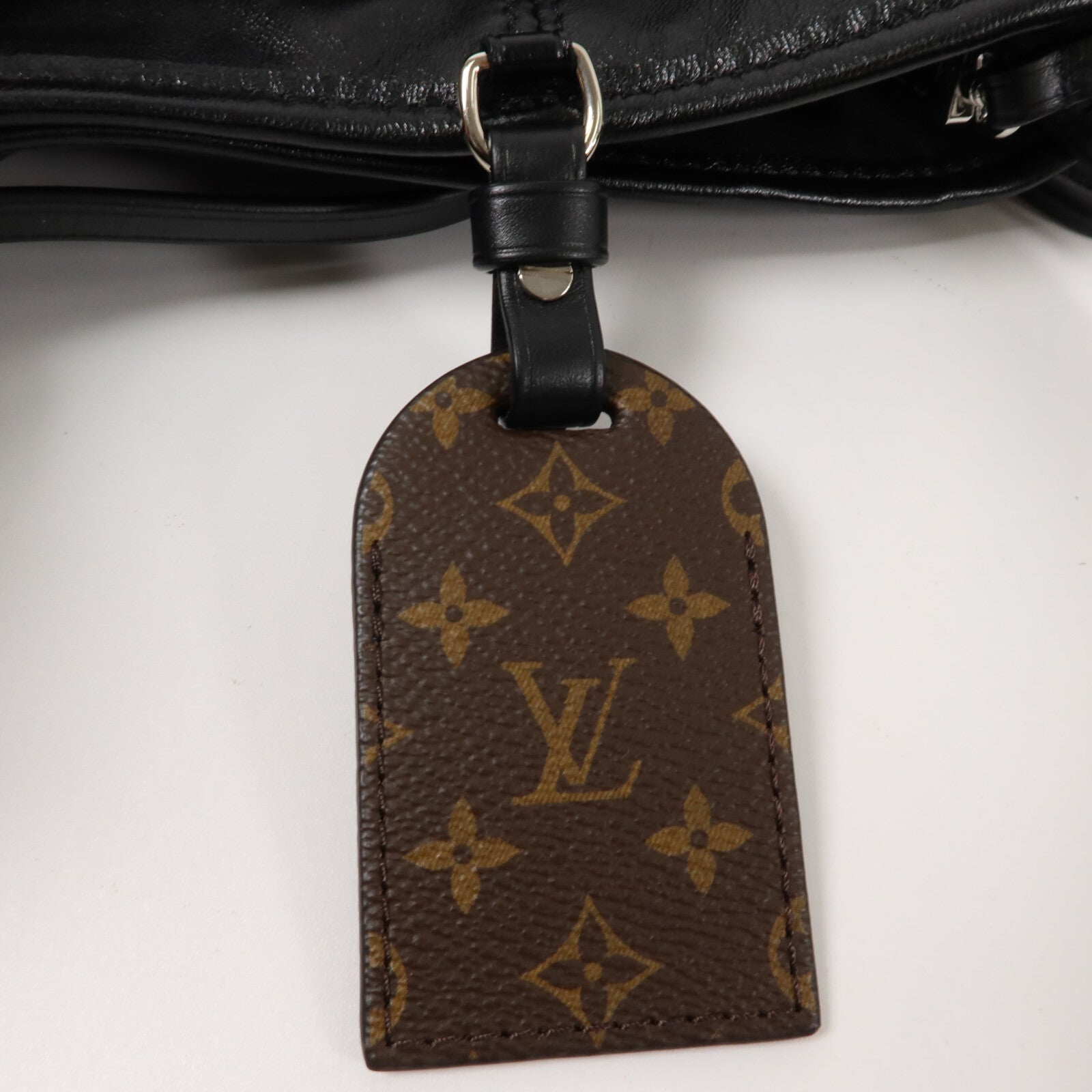 LOUIS VUITTON 羊皮皮革CarryAll Vibe MM肩背袋