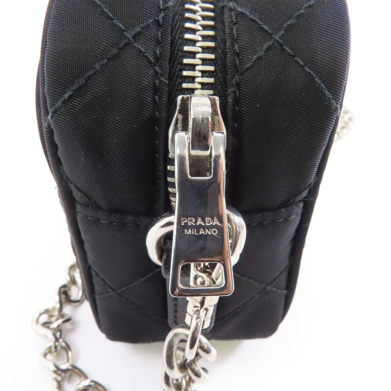 PRADA 尼龍Chain Shoulder銀扣鏈帶肩背袋黑色