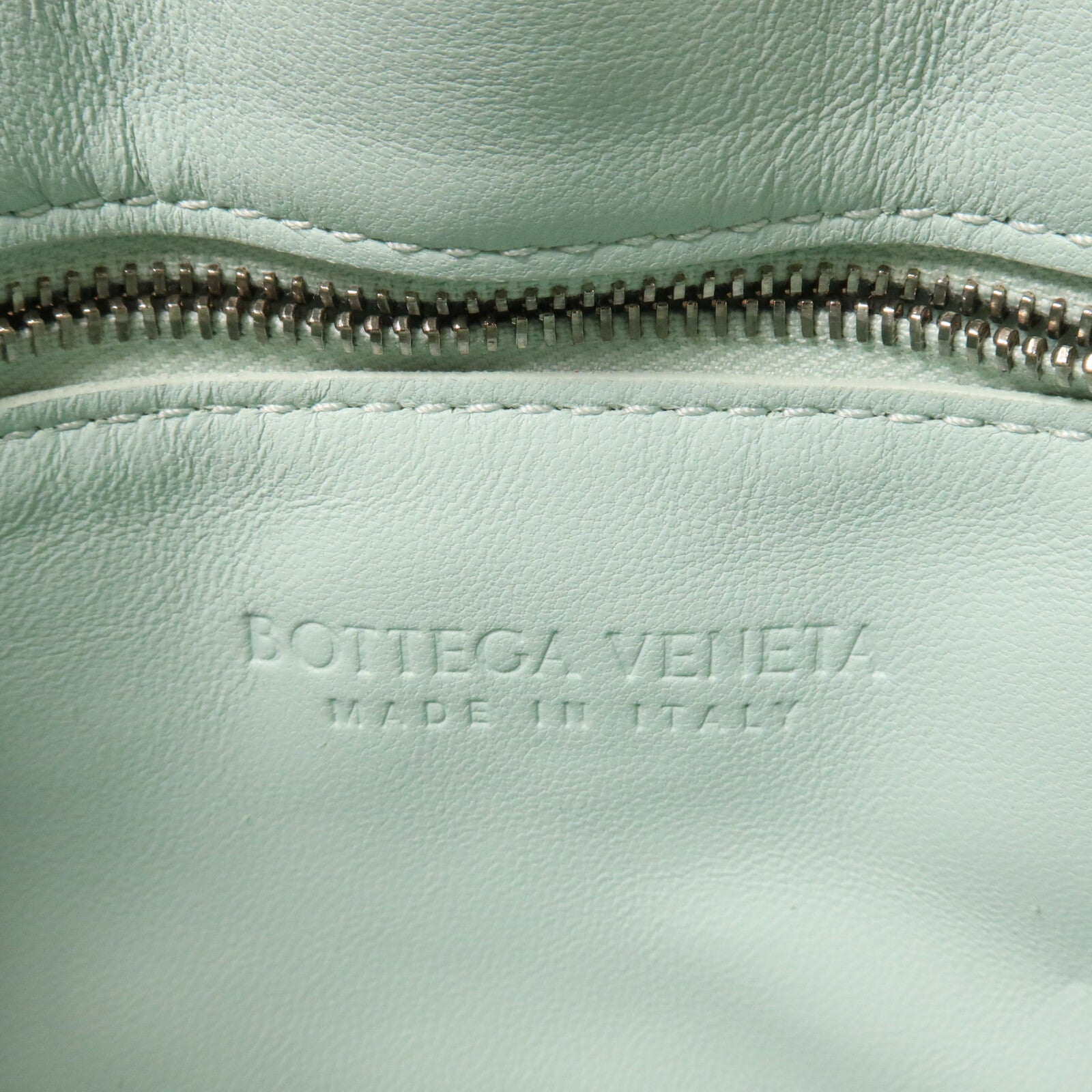 BOTTEGA VENETA 羊皮皮革Padded Cassette肩背袋