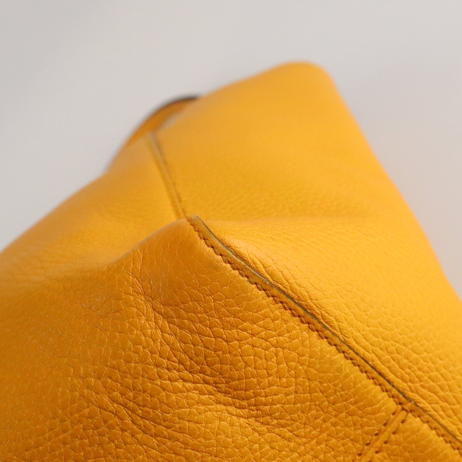 GUCCI cowhide leather Swing gold buckle shoulder bag / hand bag yellow