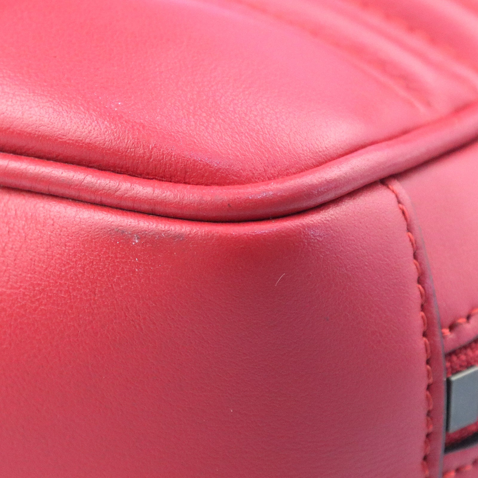 GUCCI cowhide leather GG Marmont gold buckle handle shoulder bag red