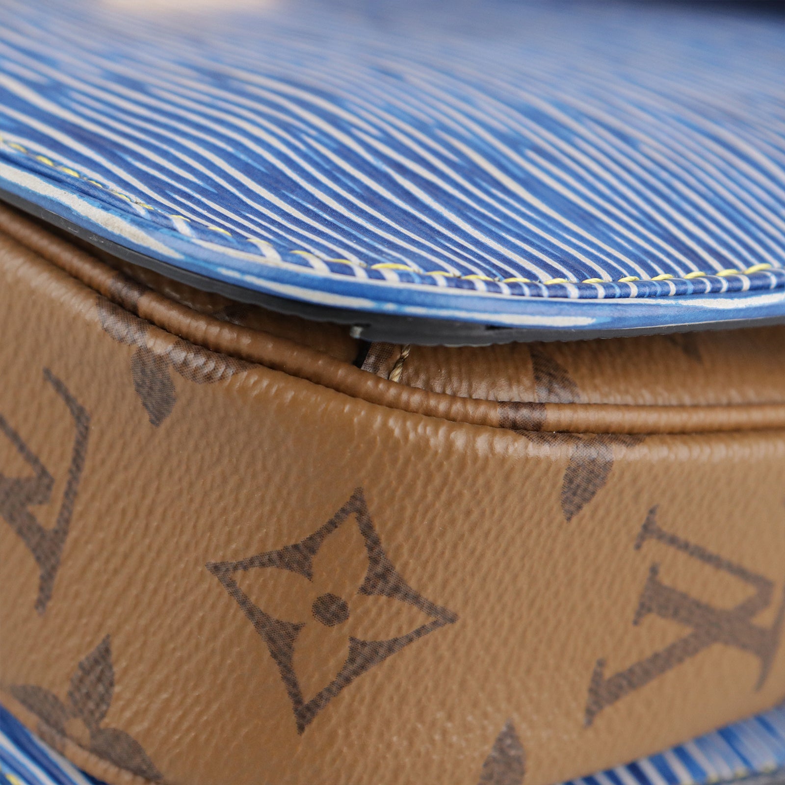 LOUIS VUITTON Epi/Monogram Reverse Pochette Metis Handle Shoulder Bag Blue/Brown
