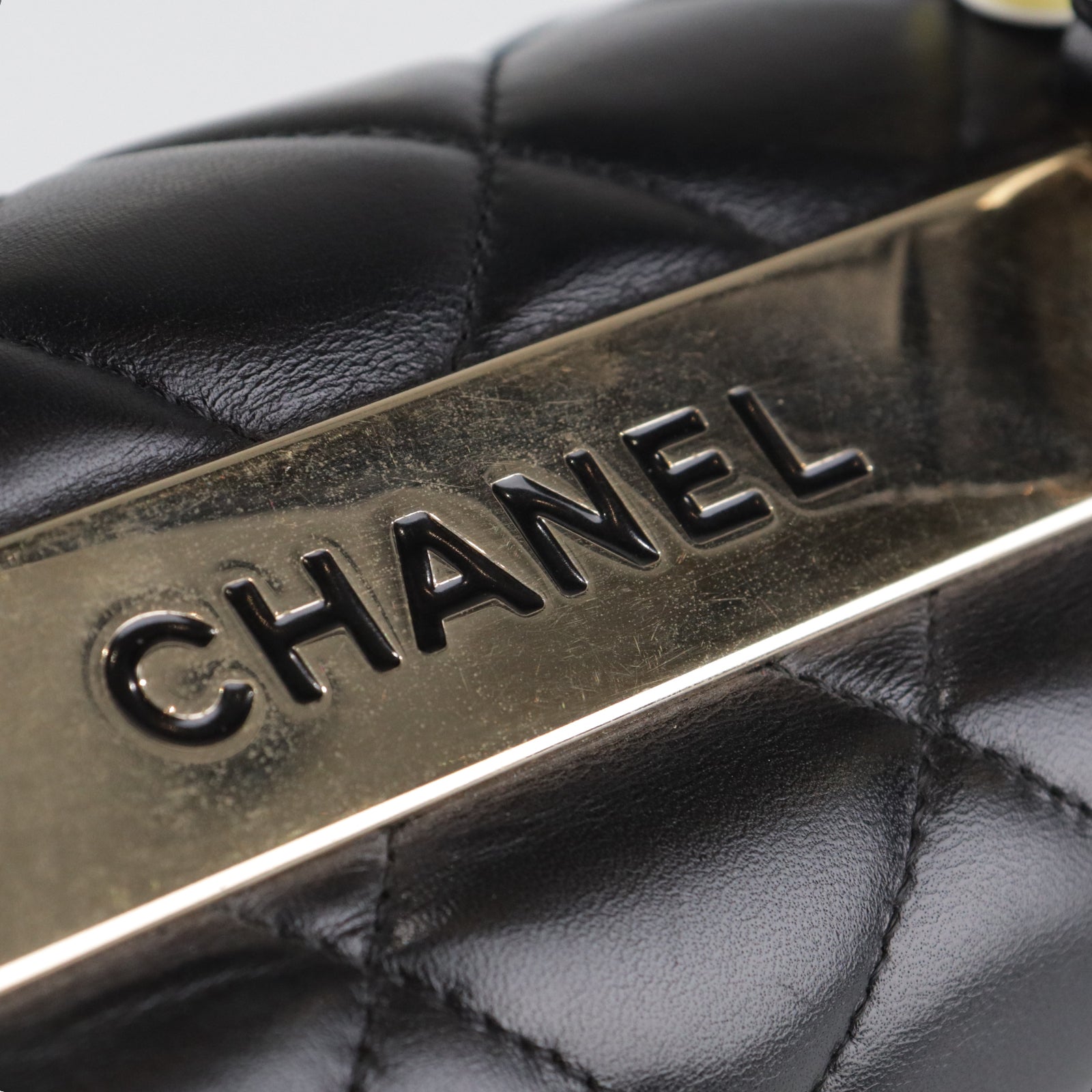 CHANEL rhombic sheepskin leather Trendy gold buckle handle shoulder bag