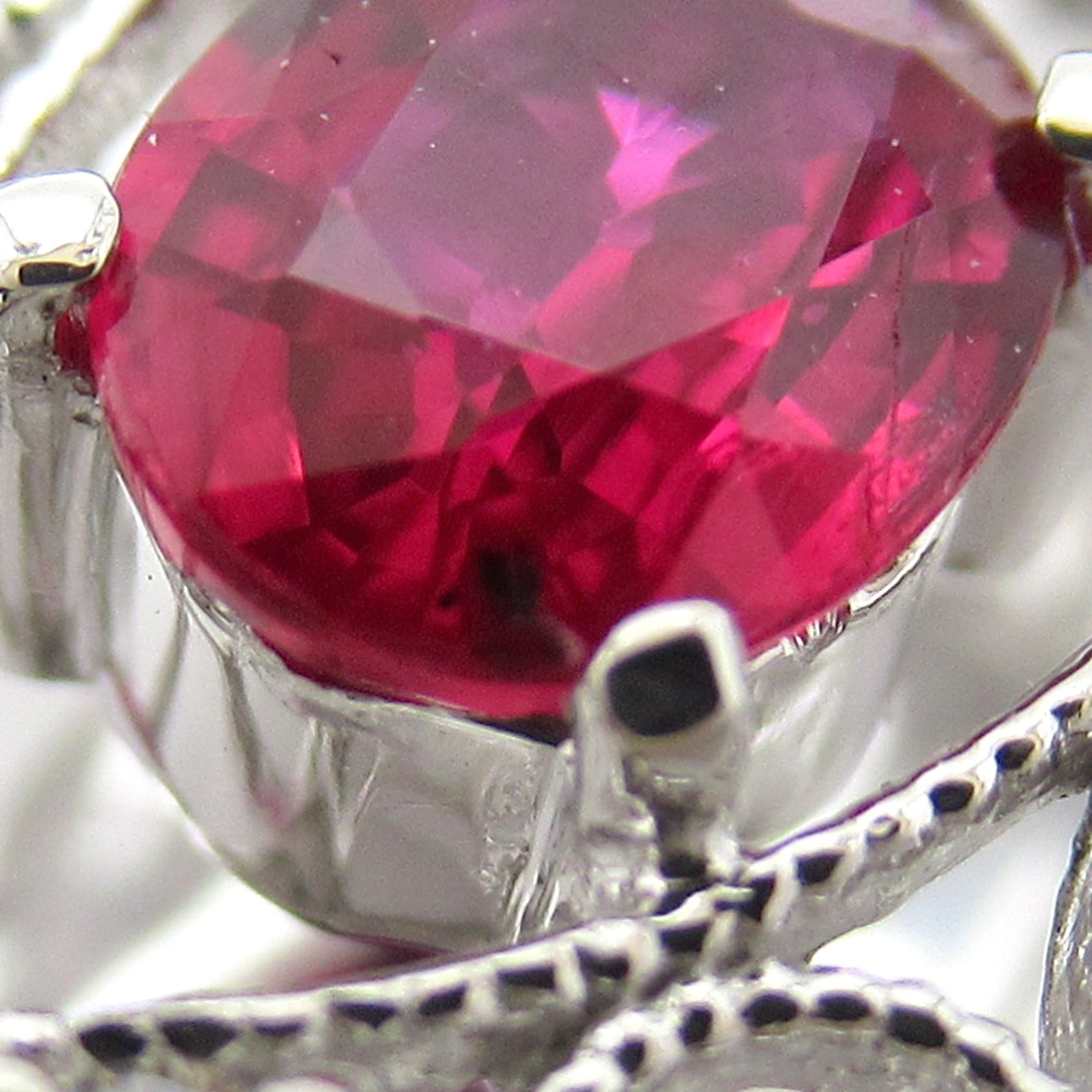 JEWELRY 【激减优惠】18K白金Ruby Necklace 0.400ct红宝石/0.25ct钻石项链