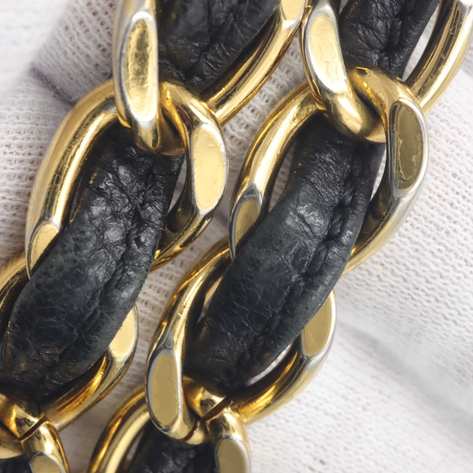 CHANEL 【激減優惠】Caviar皮革Chain Shoulder金扣肩背袋黑色