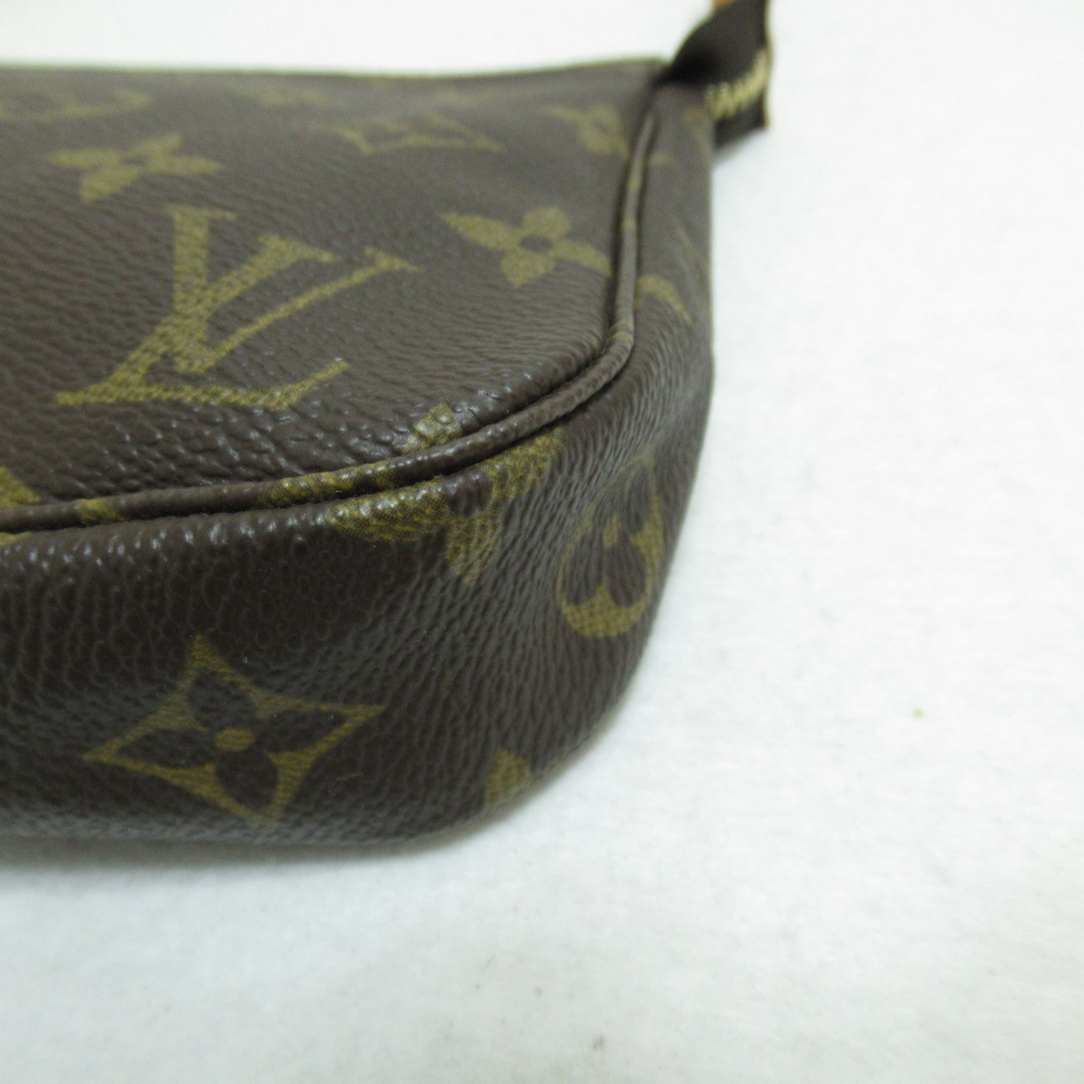 LOUIS VUITTON Monogram Pochette Accessory Pouch