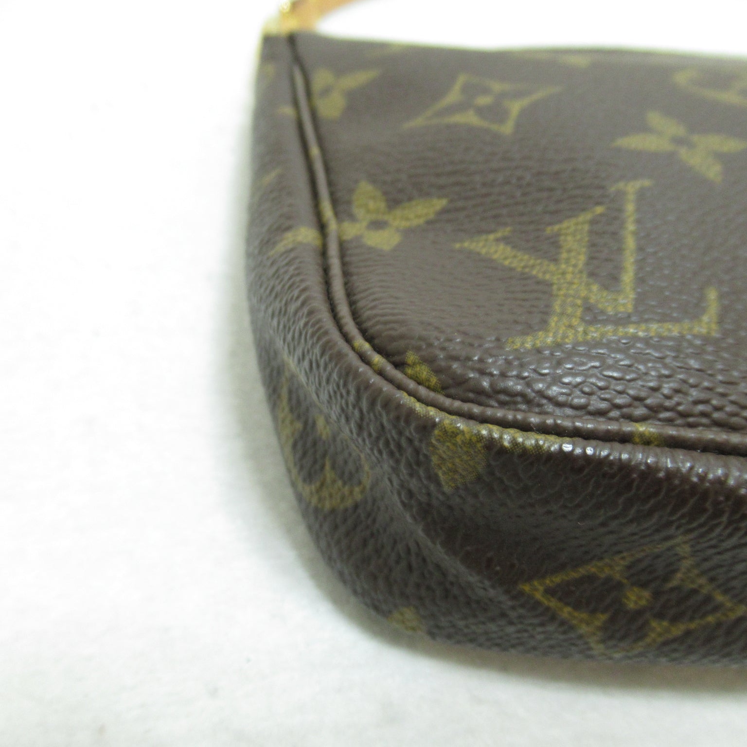 LOUIS VUITTON Monogram Pochette Accessory Pouch