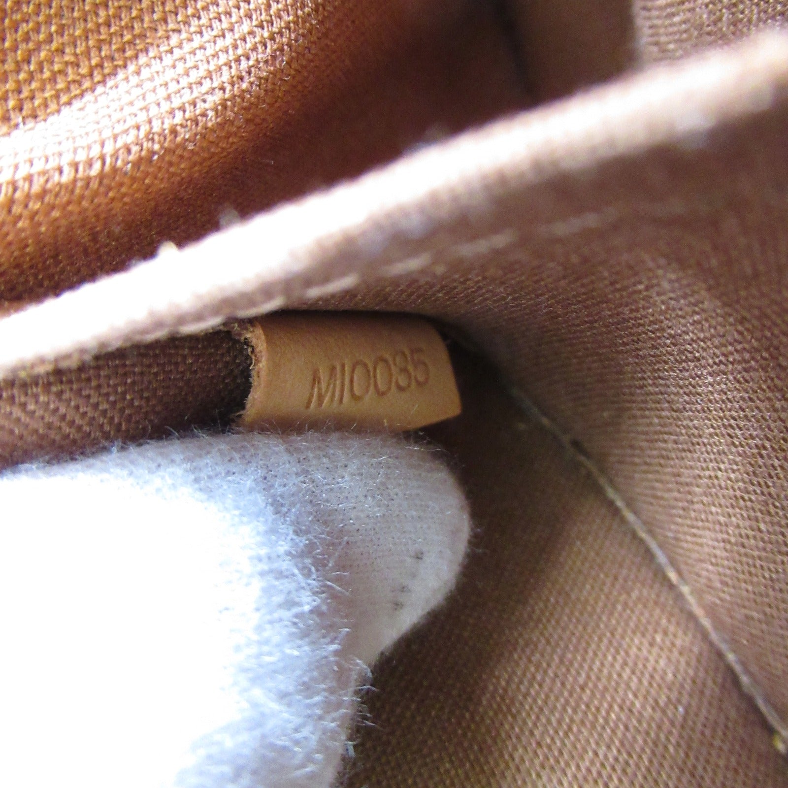 LOUIS VUITTON Monogram Pochette Marelle Pouch金扣肩背袋啡色