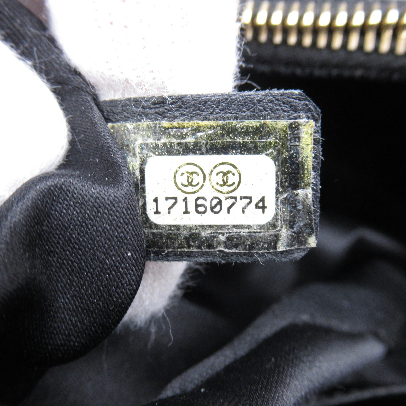 CHANEL Caviar皮革GST Tote Bag金扣肩背袋黑色