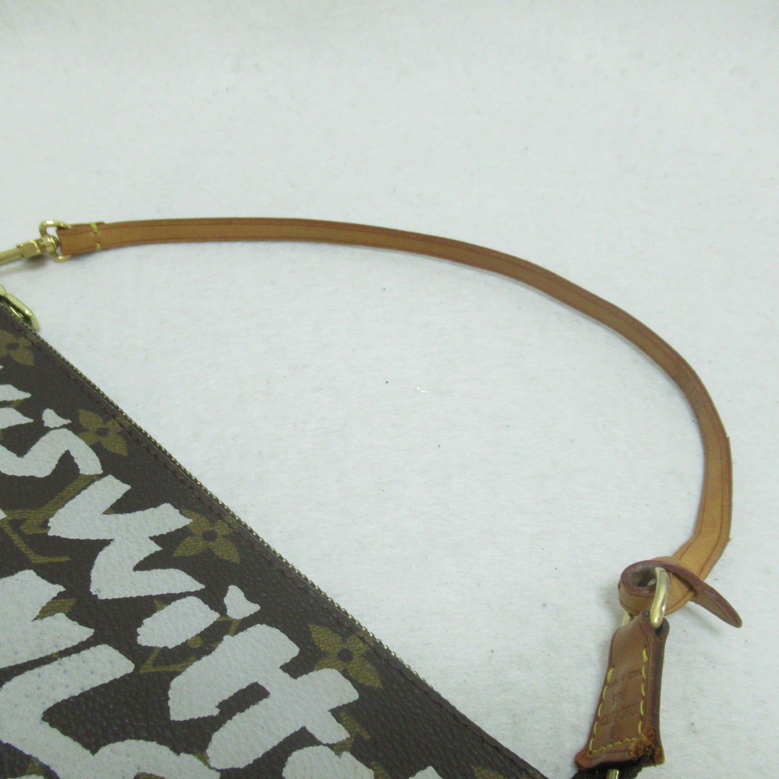 LOUIS VUITTON Monogram Grafitti Pochette Accessory手挽袋啡色