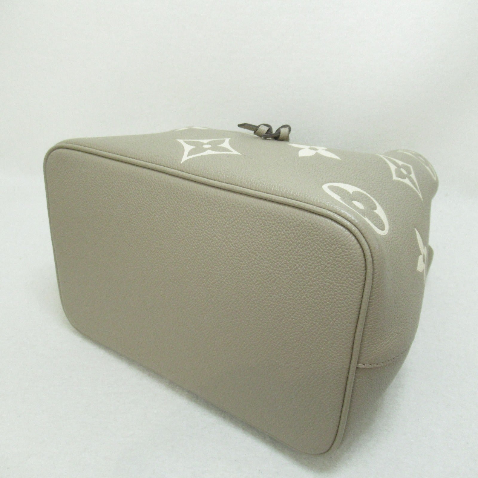 LOUIS VUITTON Monogram Empreinte NeoNoe MM手挽肩背兩用袋米色