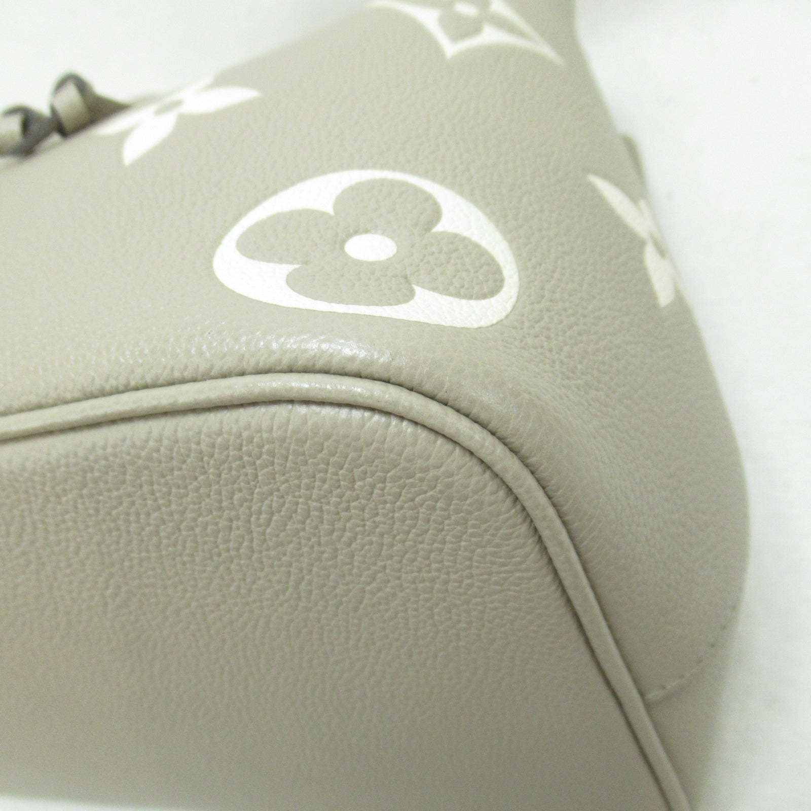 LOUIS VUITTON Monogram Empreinte NeoNoe MM手挽肩背兩用袋米色