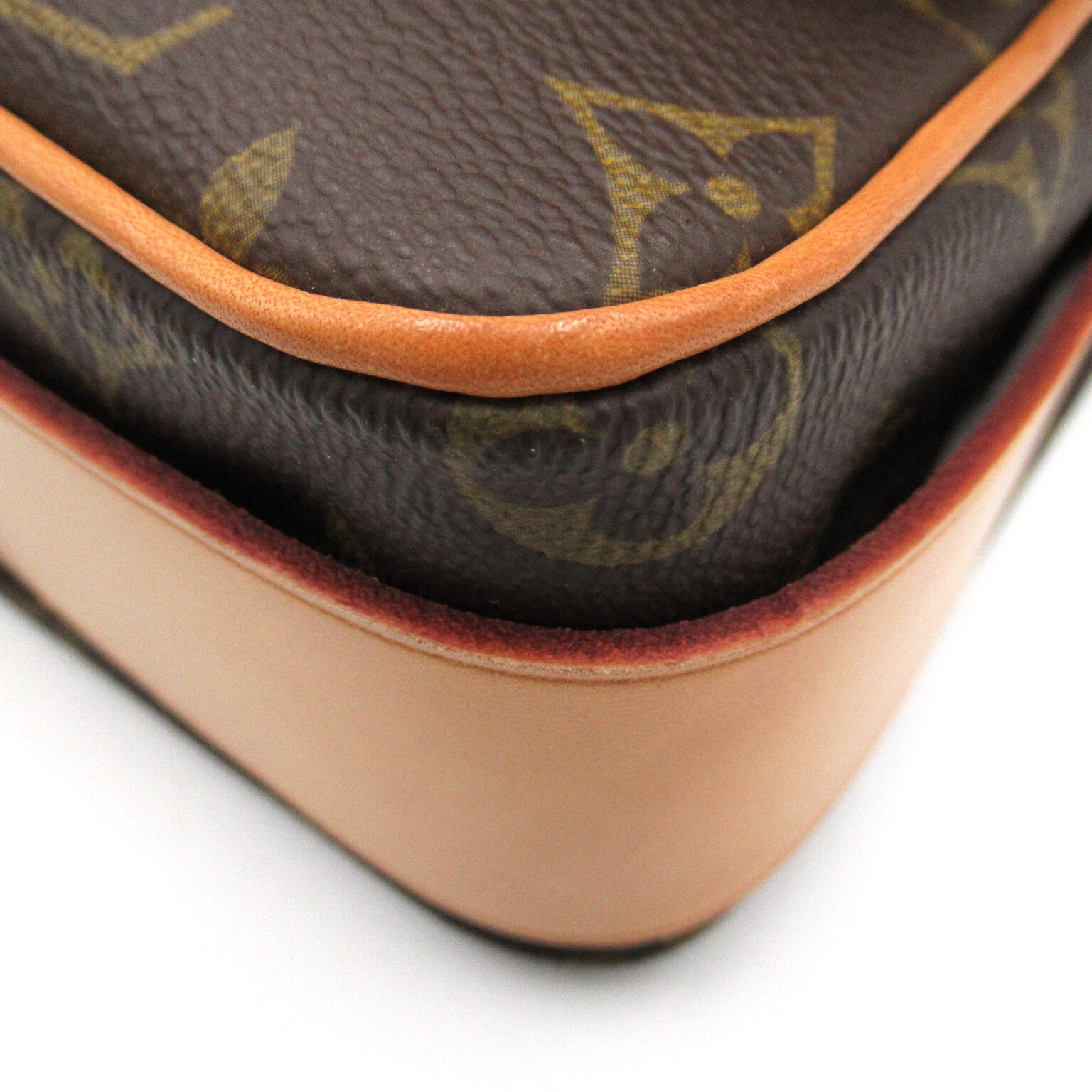 LOUIS VUITTON Monogram Cartouchiere 26金扣肩背袋啡色