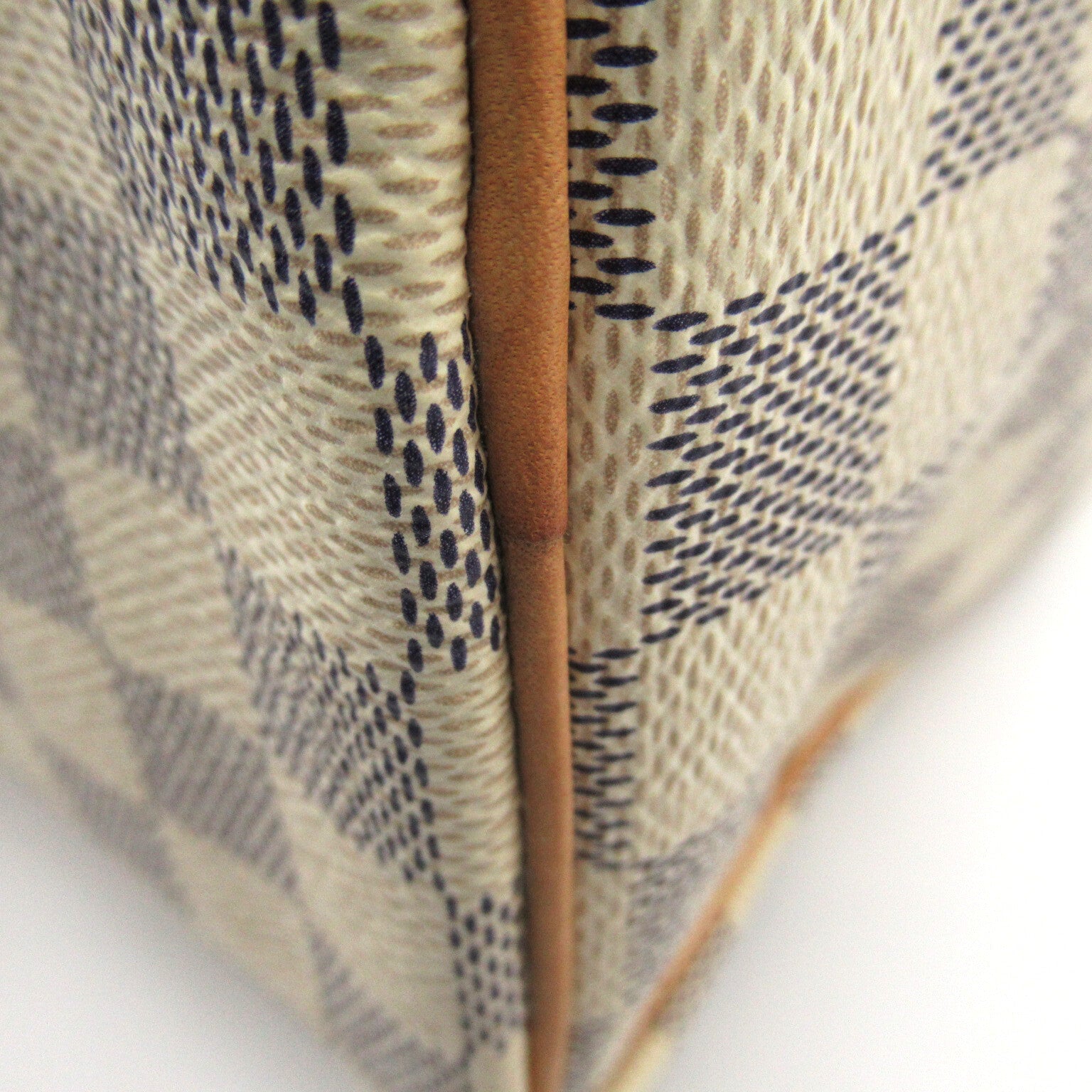 LOUIS VUITTON Damier Azur Speedy 25金扣手挽袋白色