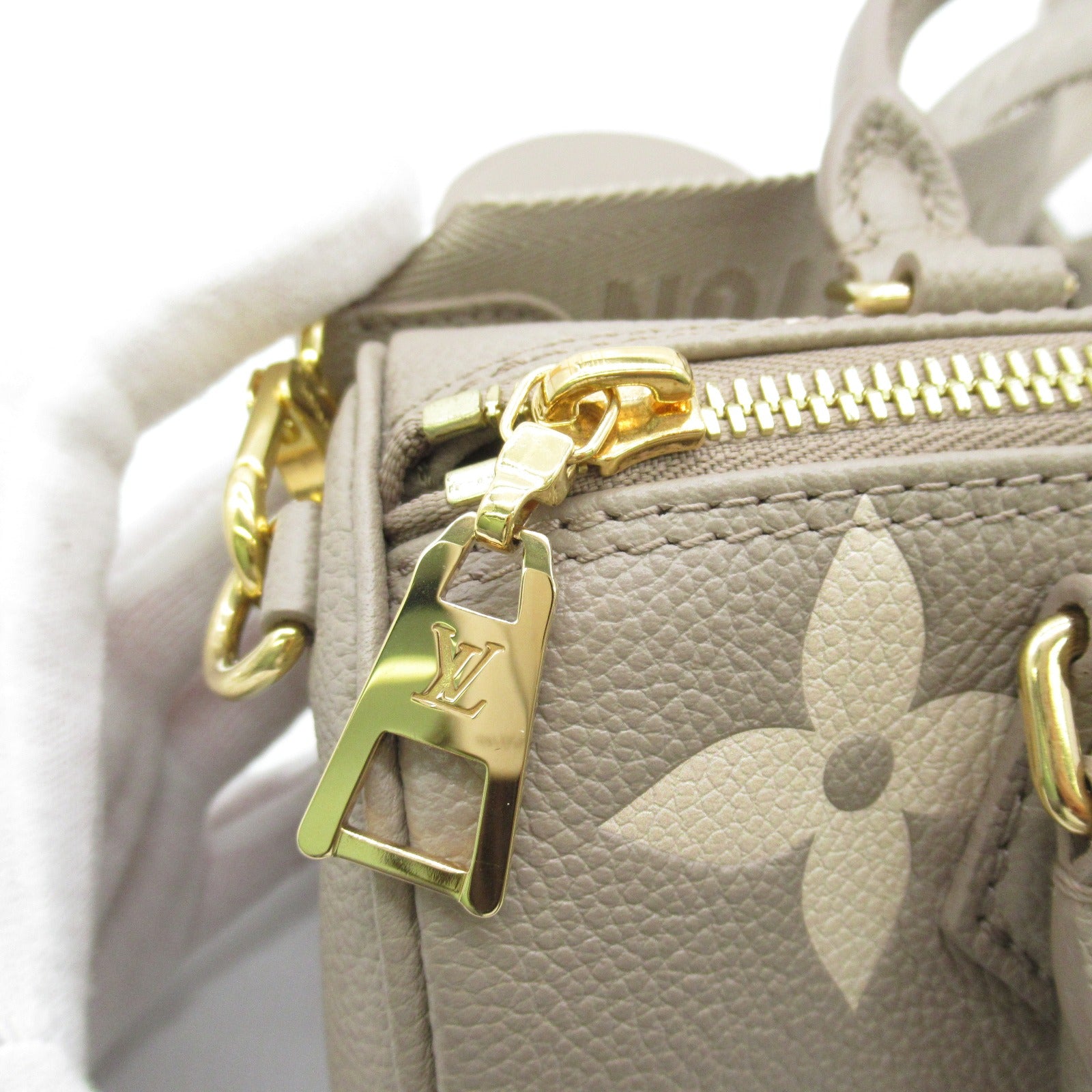 LOUIS VUITTON Monogram Empreinte Papillon BB金扣肩背袋米色