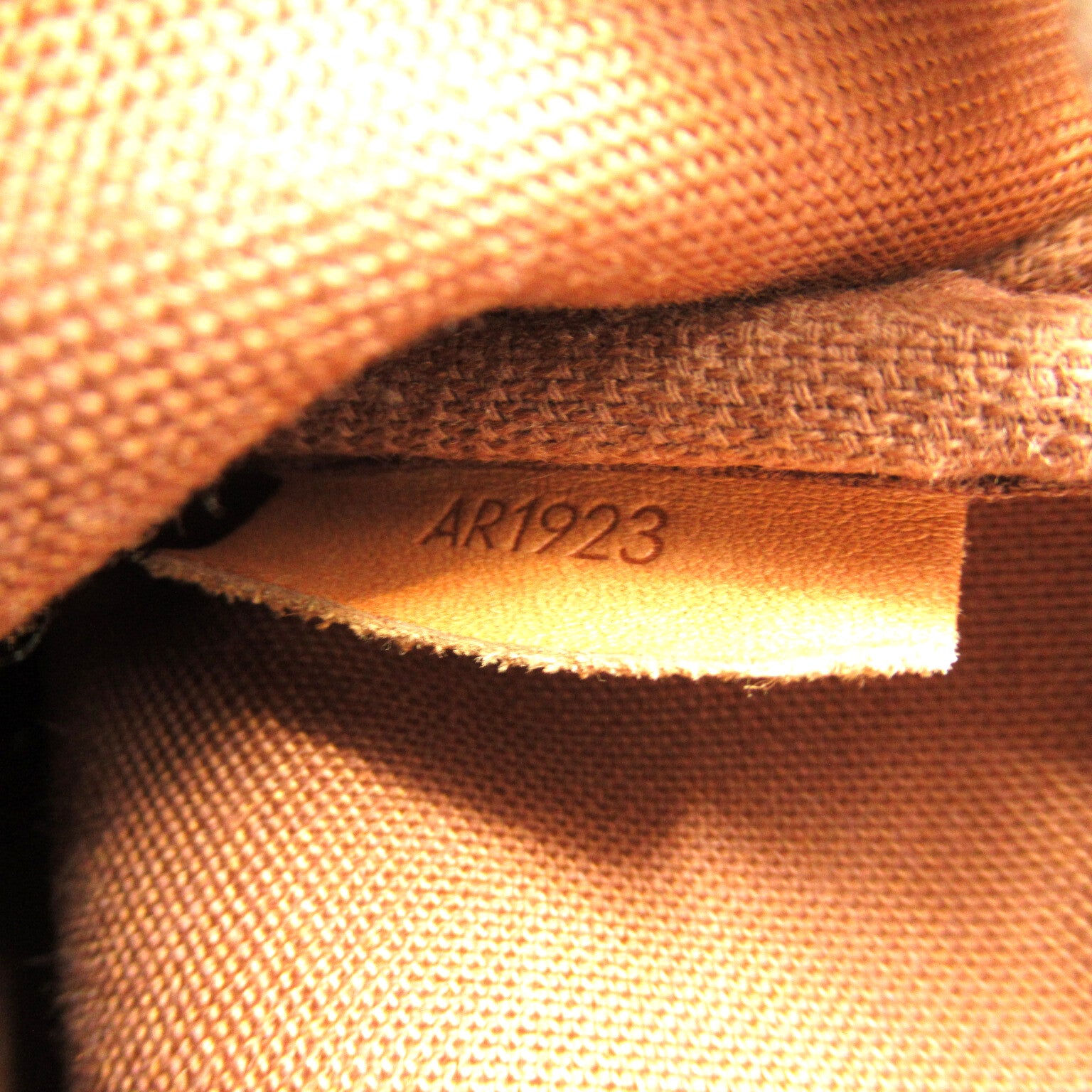 LOUIS VUITTON Monogram Saumur 30金扣肩背袋啡色