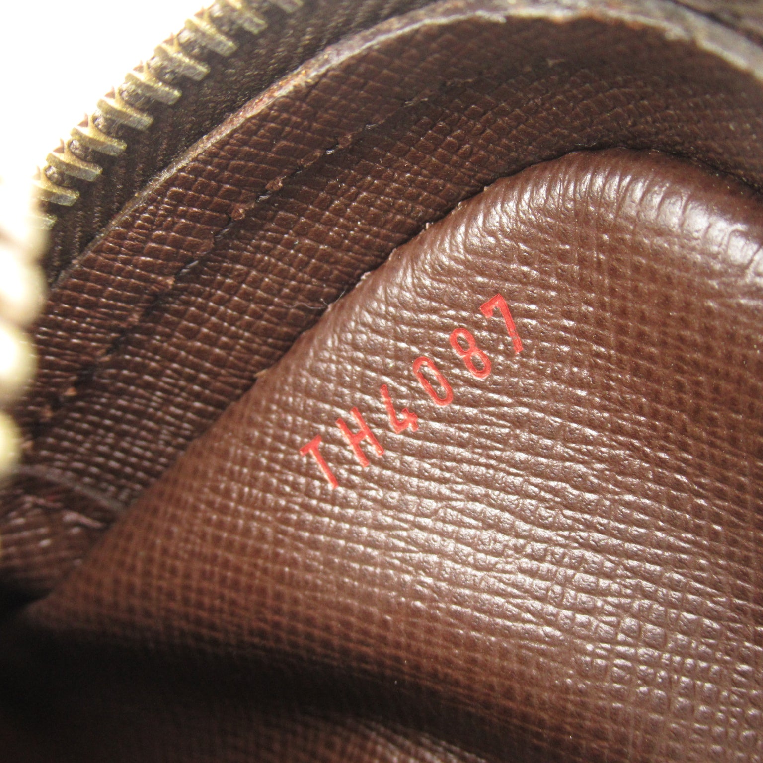 LOUIS VUITTON Damier Amazon金扣肩背袋啡色