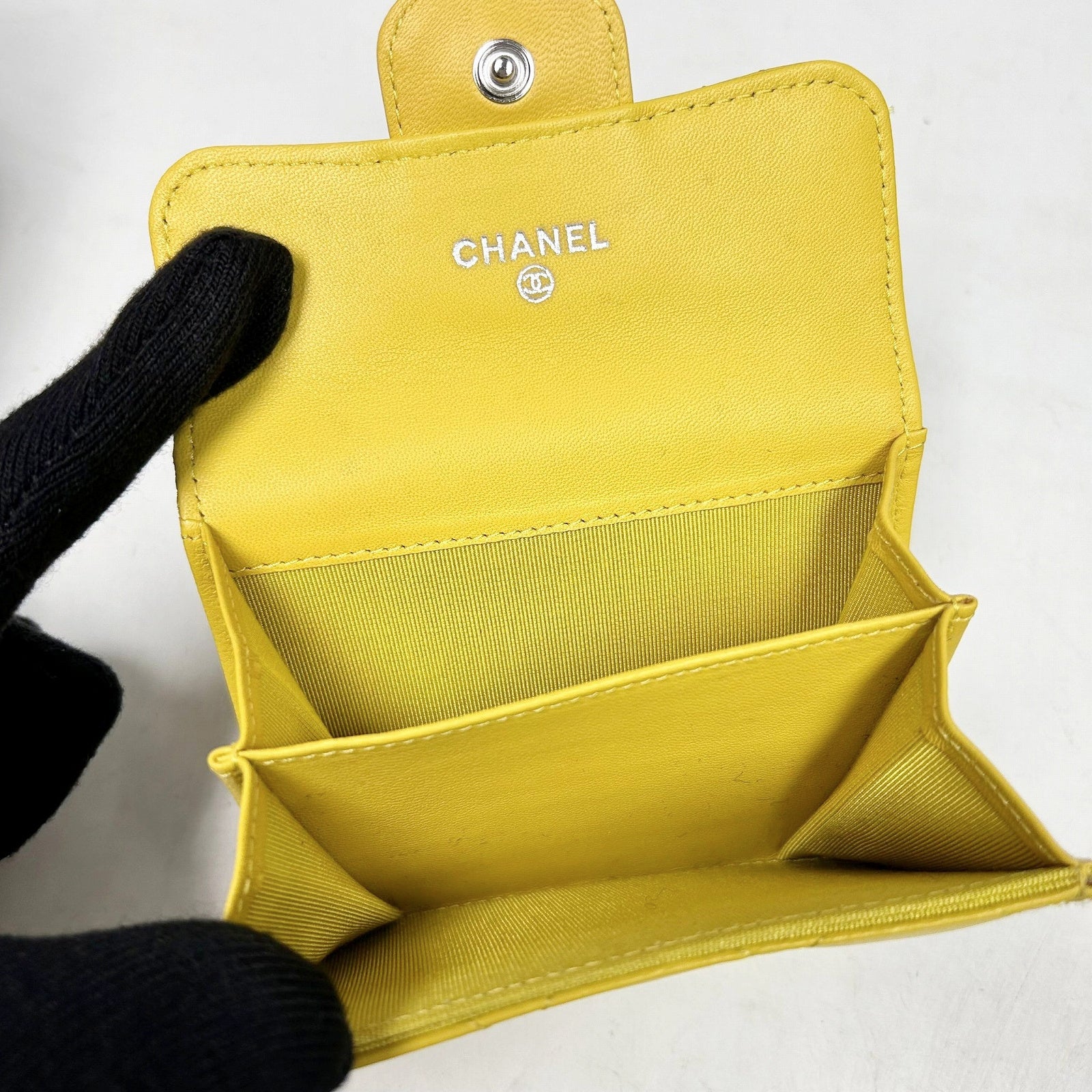 CHANEL 菱格羊皮皮革Card Case銀扣卡片套黃色