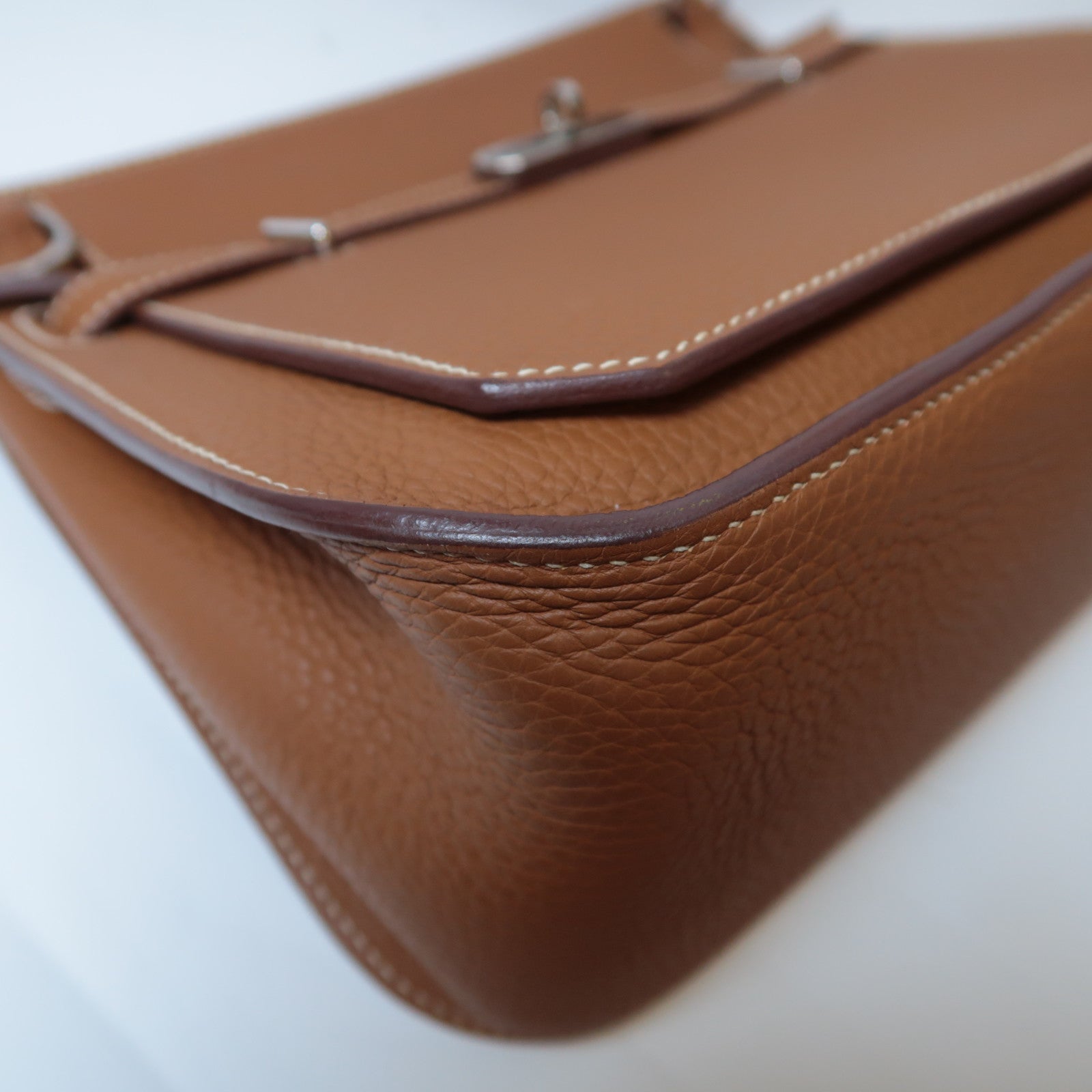 HERMES Clemence皮革Jypsiere 28銀扣肩背袋經典駝色