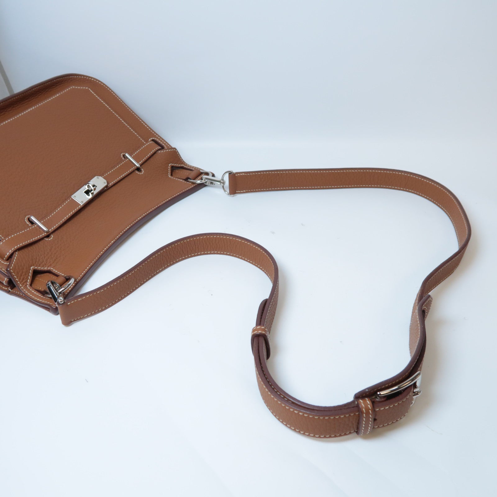 HERMES Clemence皮革Jypsiere 28銀扣肩背袋經典駝色