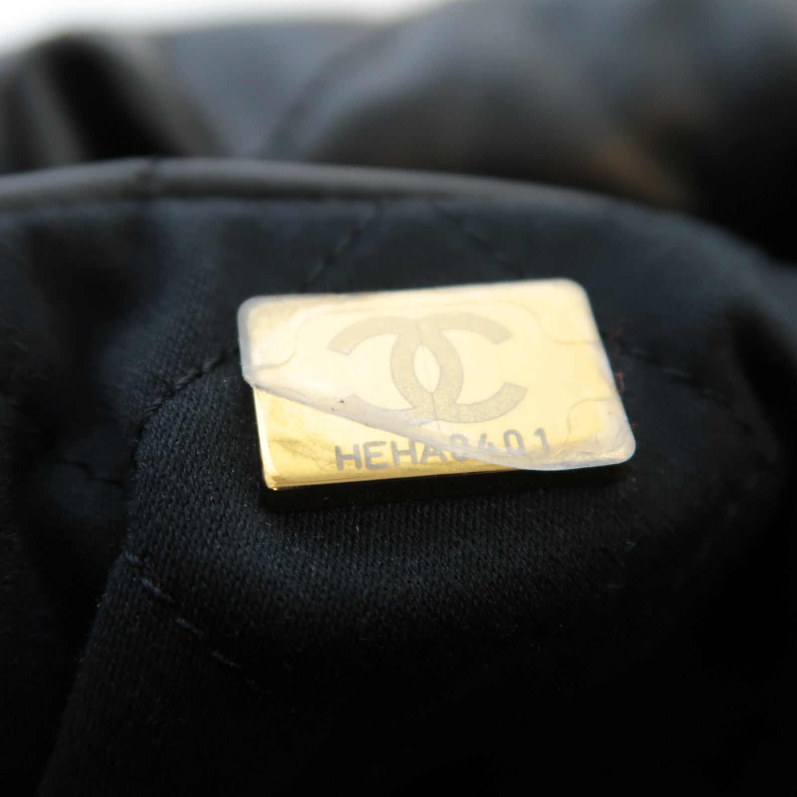 CHANEL 菱格羊皮皮革C22 Large金扣肩背袋黑色
